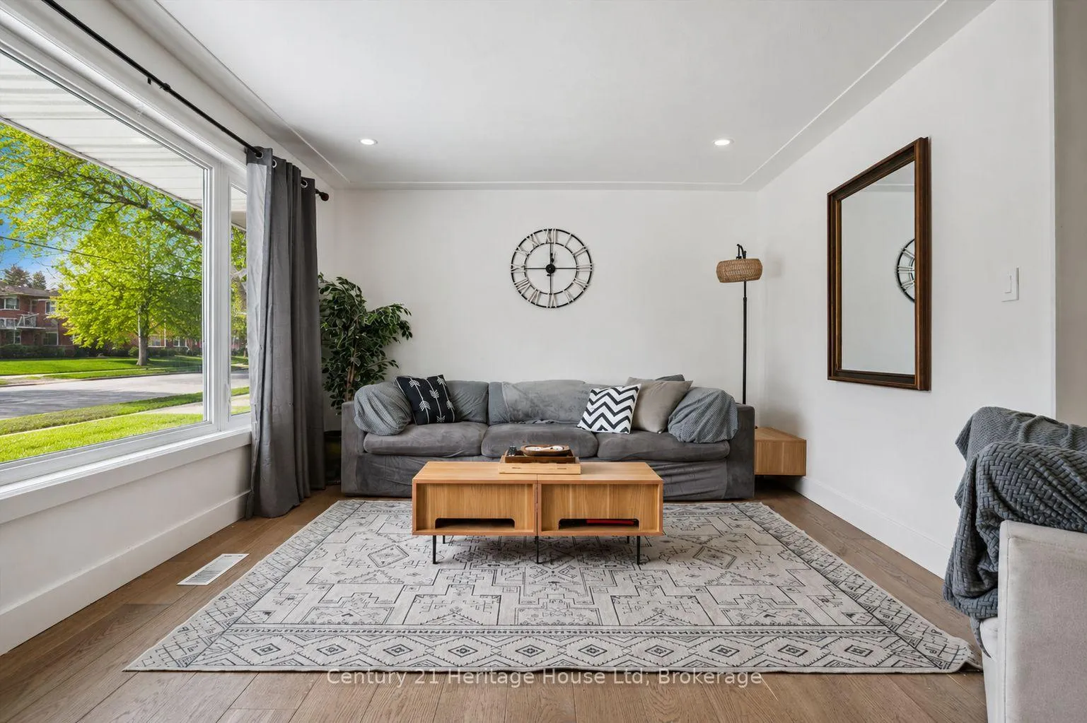 Photo 7 of 372 Victoria Road N, Guelph, Riverside Park — HOMEH