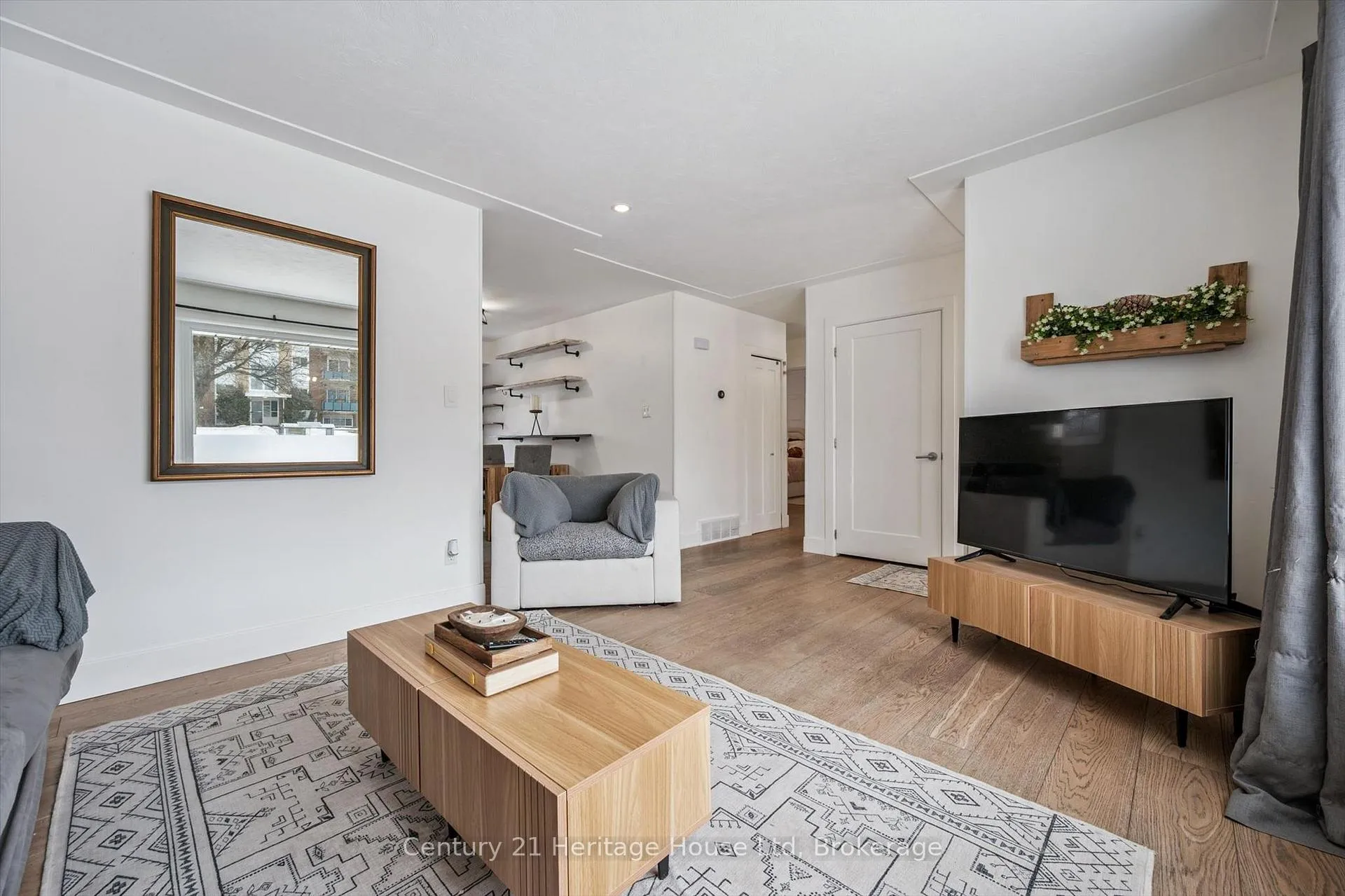 Photo 8 of 372 Victoria Road N, Guelph, Riverside Park — HOMEH