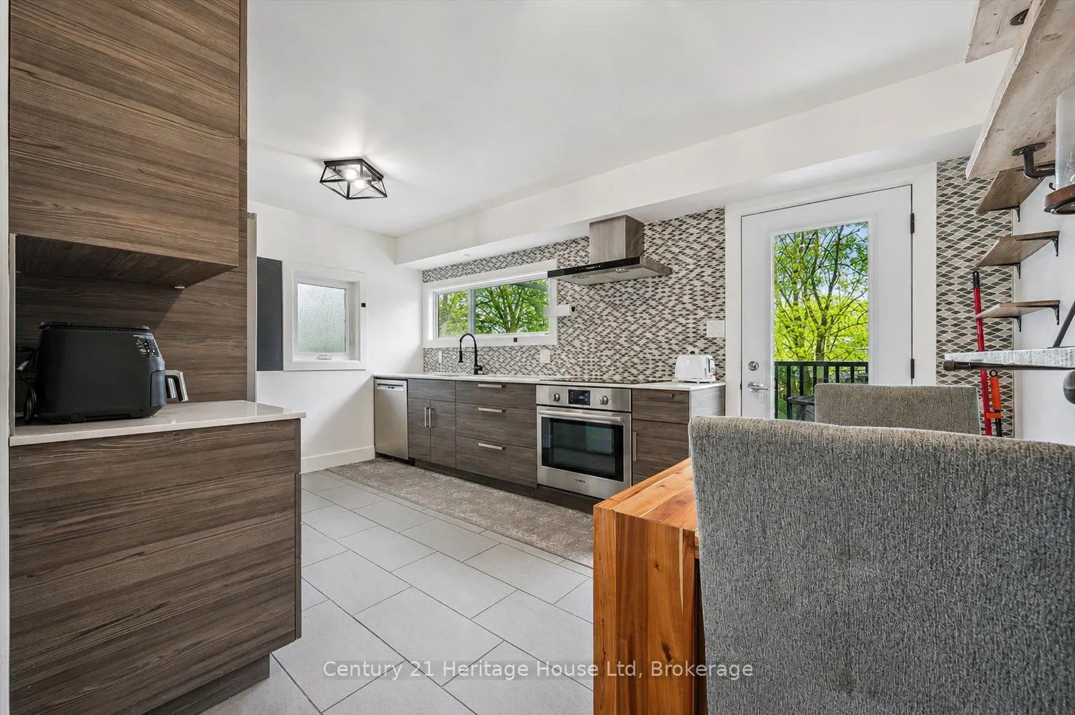 Photo 10 of 372 Victoria Road N, Guelph, Riverside Park — HOMEH