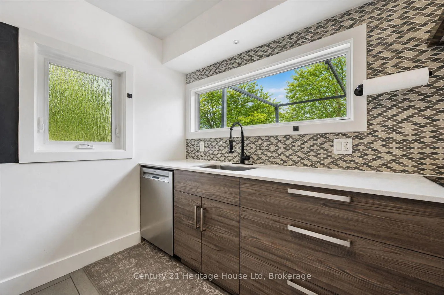 Photo 13 of 372 Victoria Road N, Guelph, Riverside Park — HOMEH