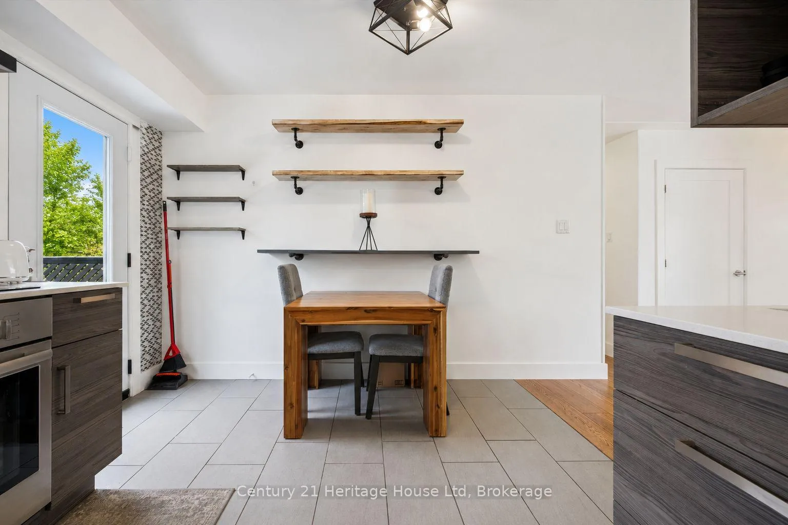 Photo 15 of 372 Victoria Road N, Guelph, Riverside Park — HOMEH