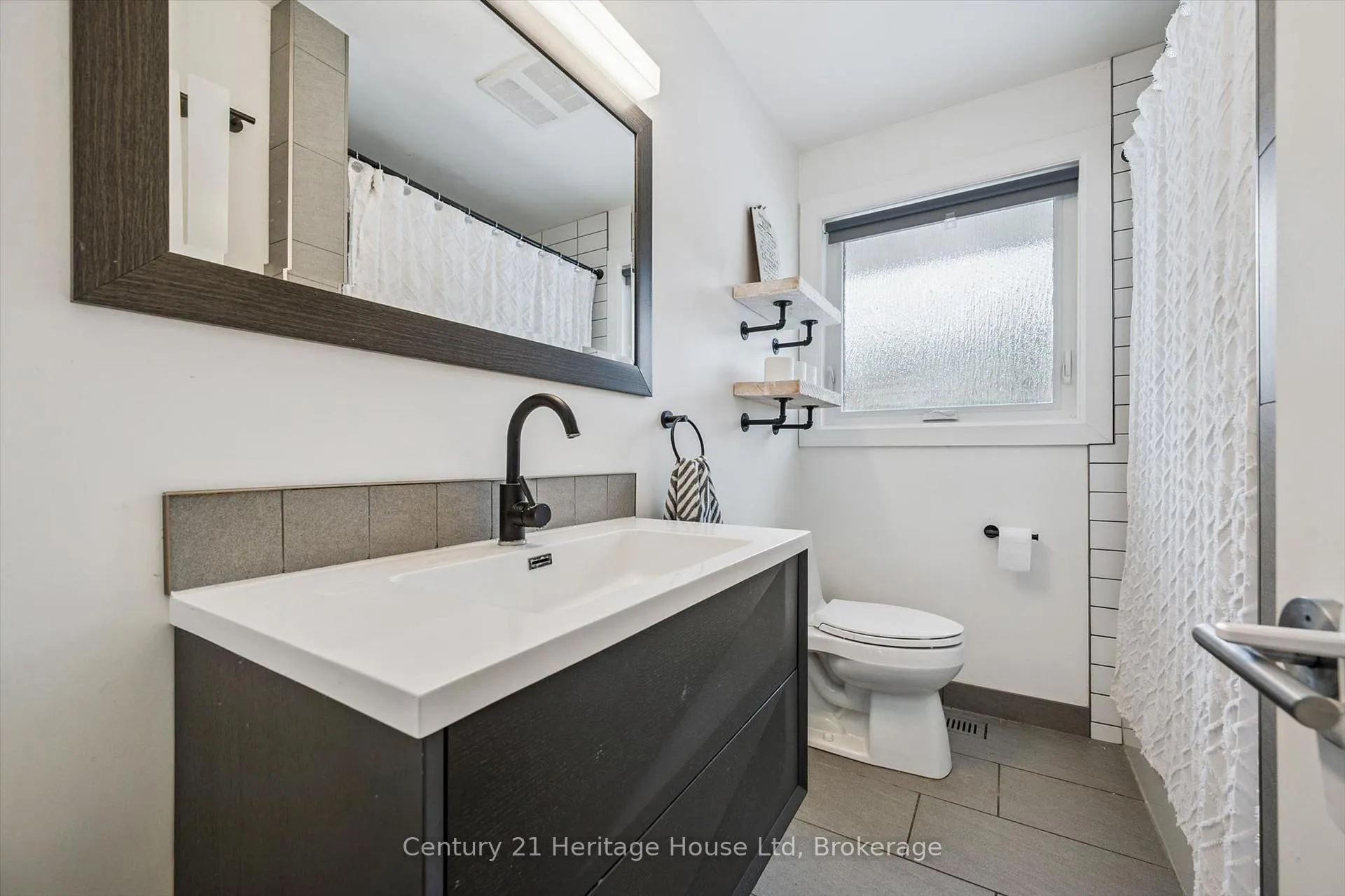 Photo 22 of 372 Victoria Road N, Guelph, Riverside Park — HOMEH