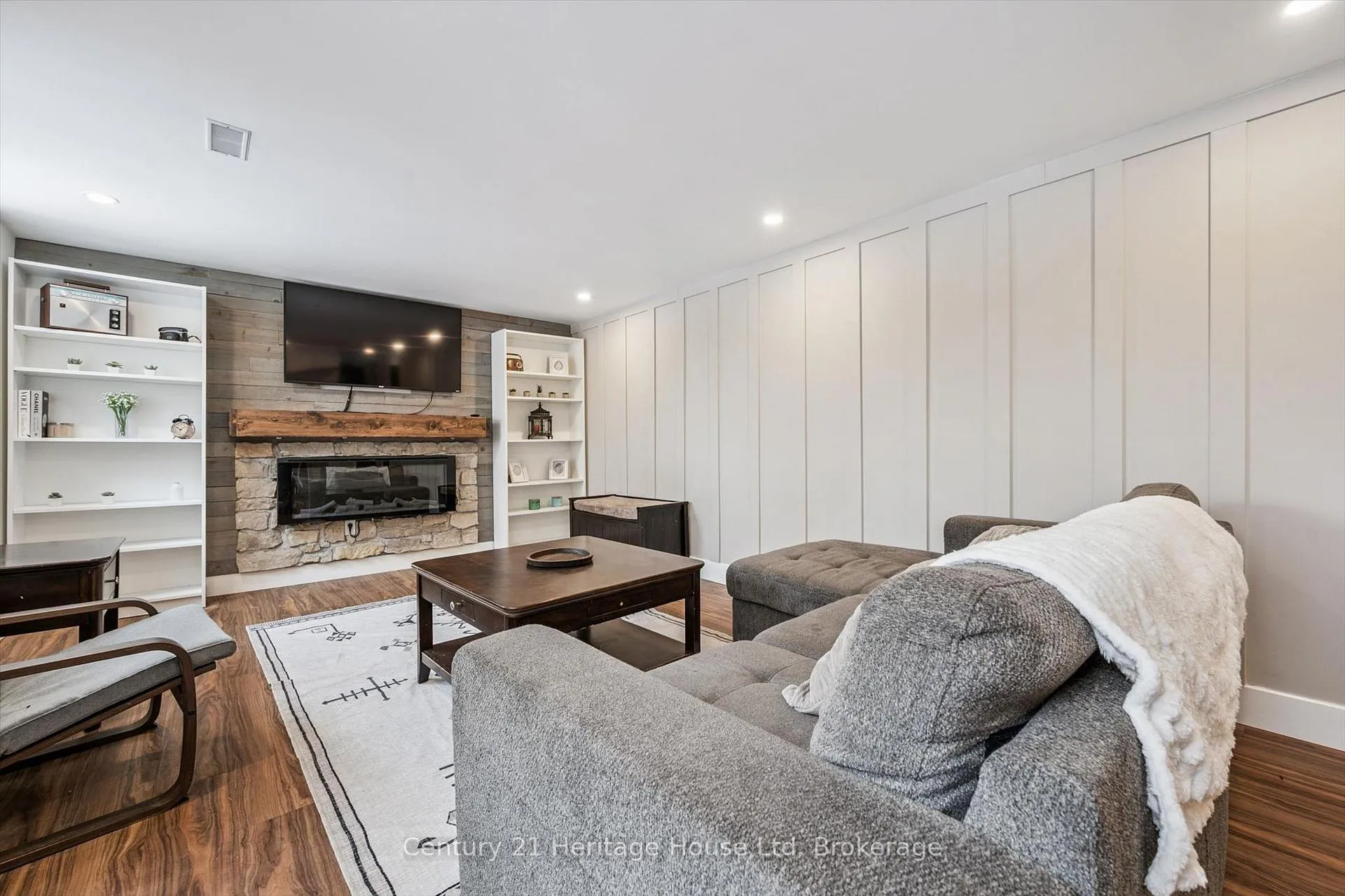 Photo 24 of 372 Victoria Road N, Guelph, Riverside Park — HOMEH