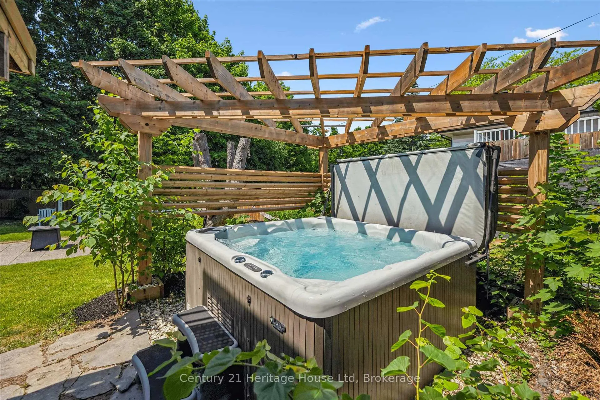 Photo 35 of 372 Victoria Road N, Guelph, Riverside Park — HOMEH