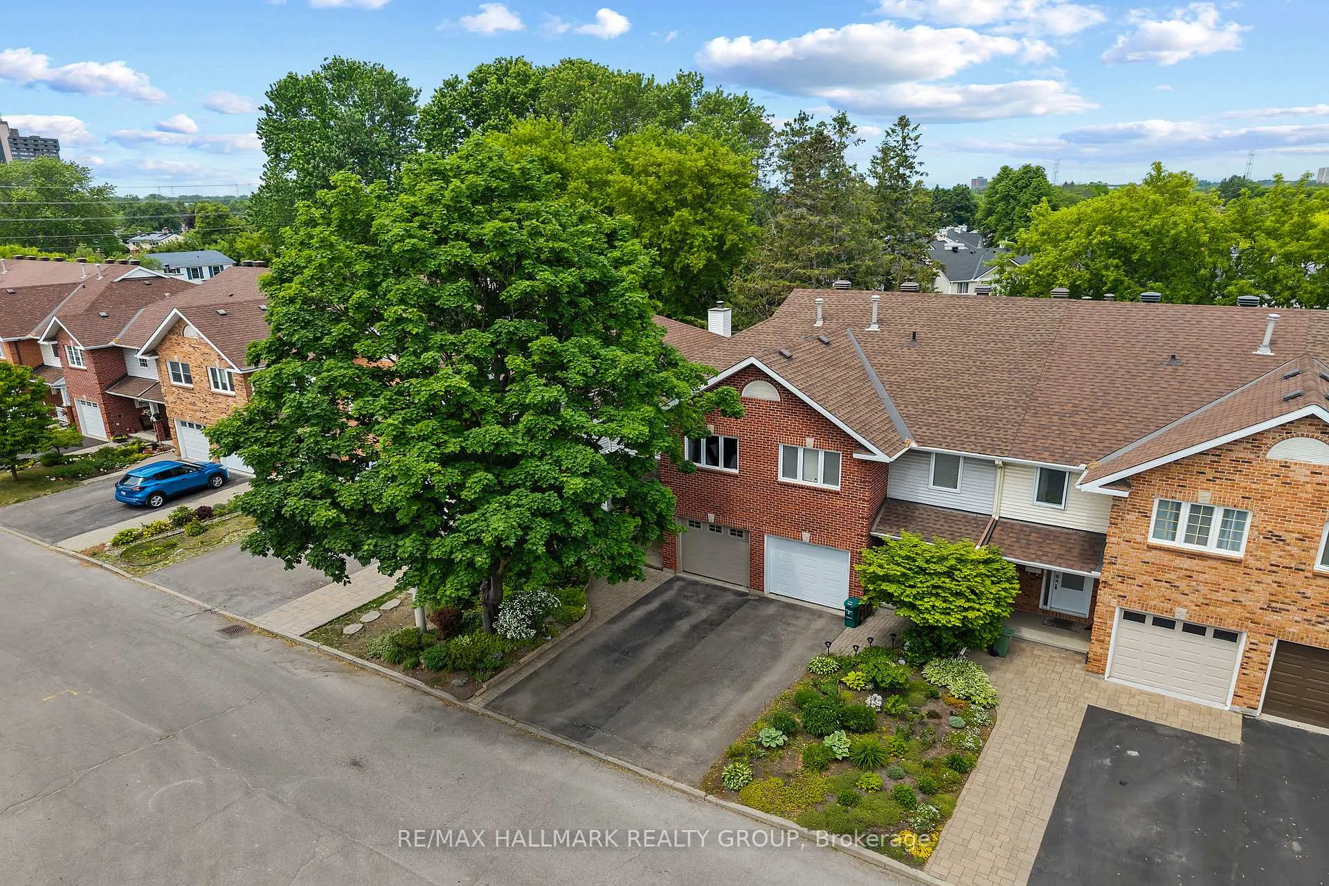 Photo 1 of 20 Royal Oak Court, Ottawa, Hunt Club Park/Greenboro — HOMEH