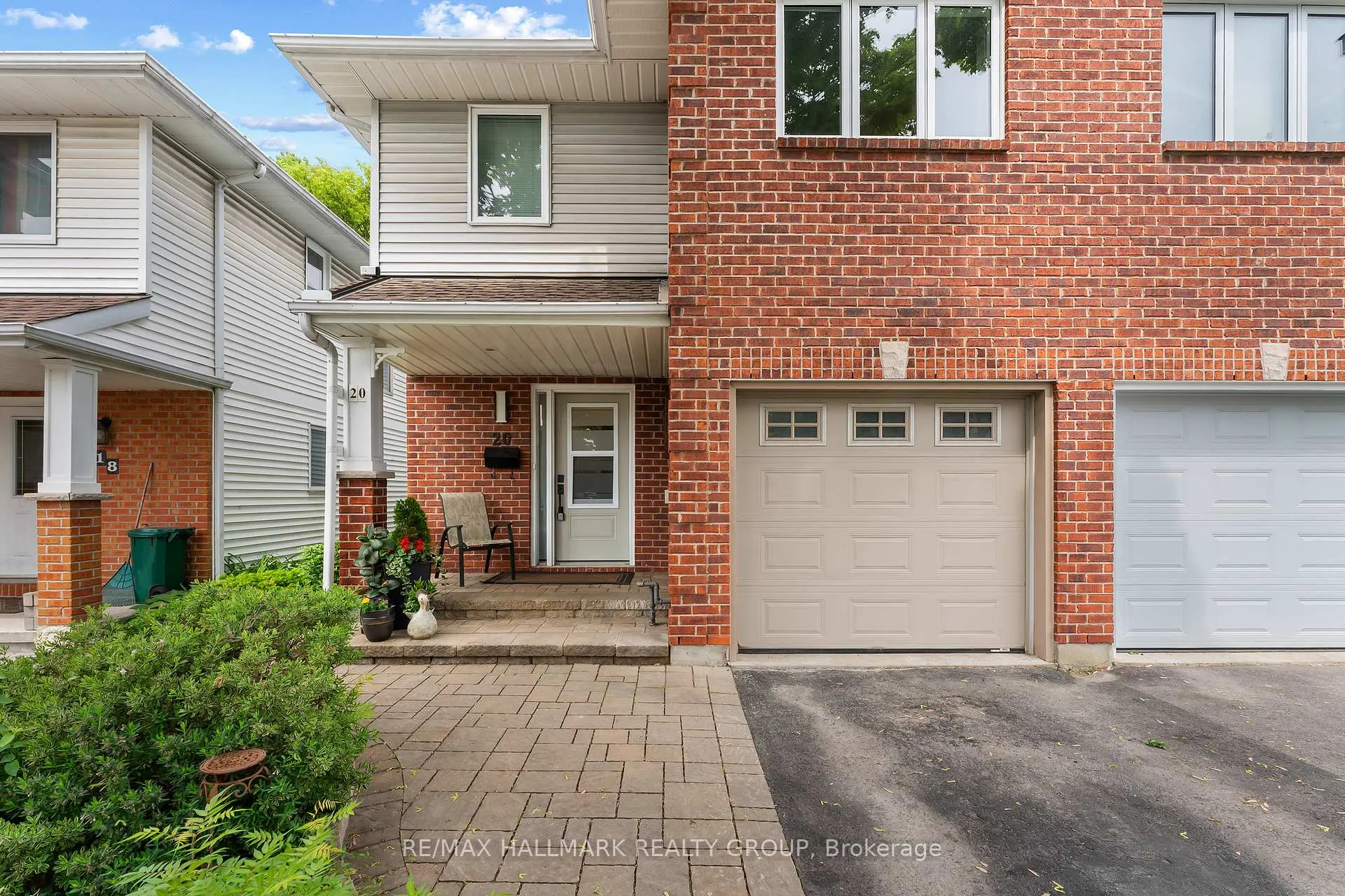 Photo 3 of 20 Royal Oak Court, Ottawa, Hunt Club Park/Greenboro — HOMEH