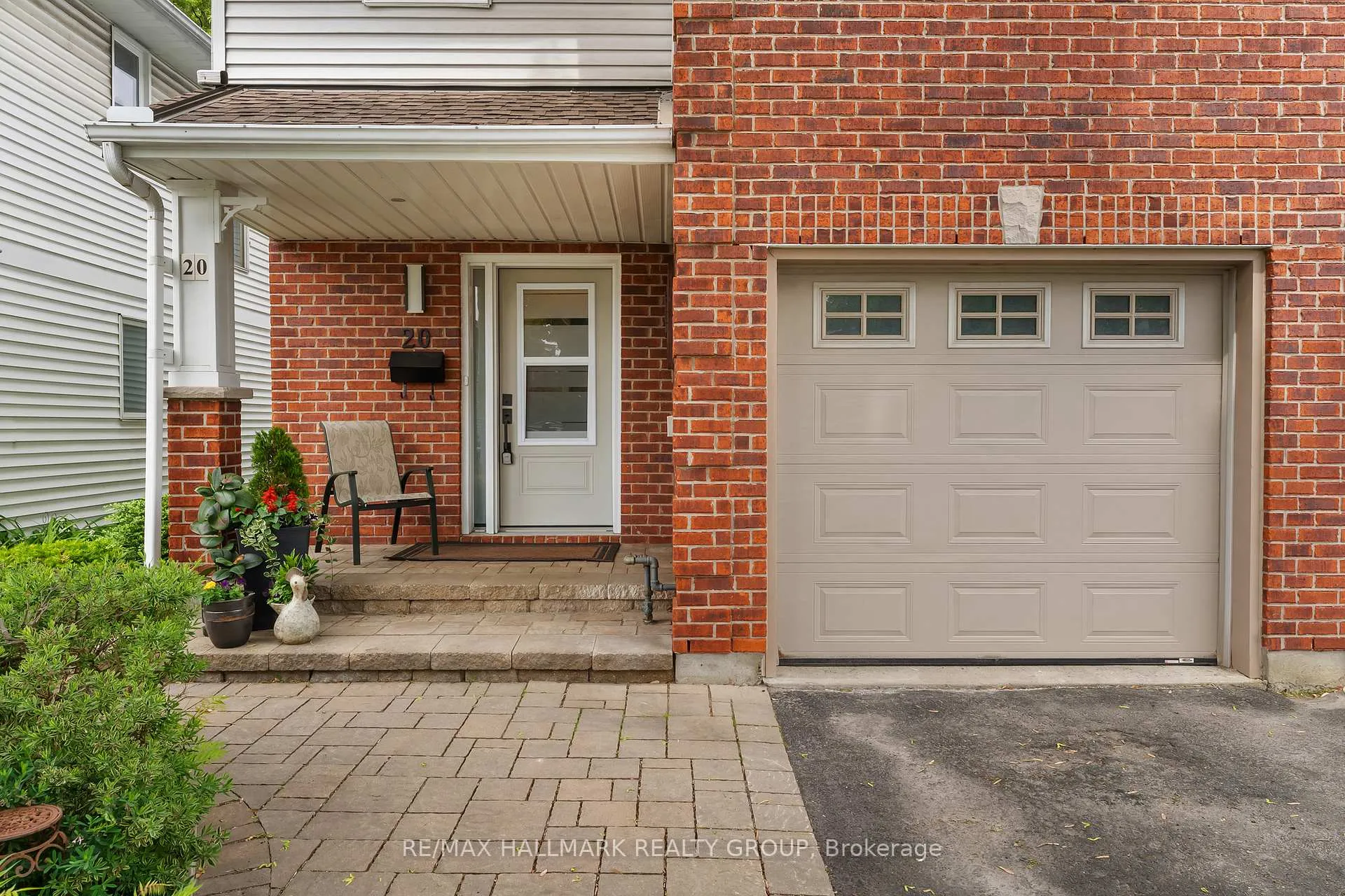 Photo 4 of 20 Royal Oak Court, Ottawa, Hunt Club Park/Greenboro — HOMEH