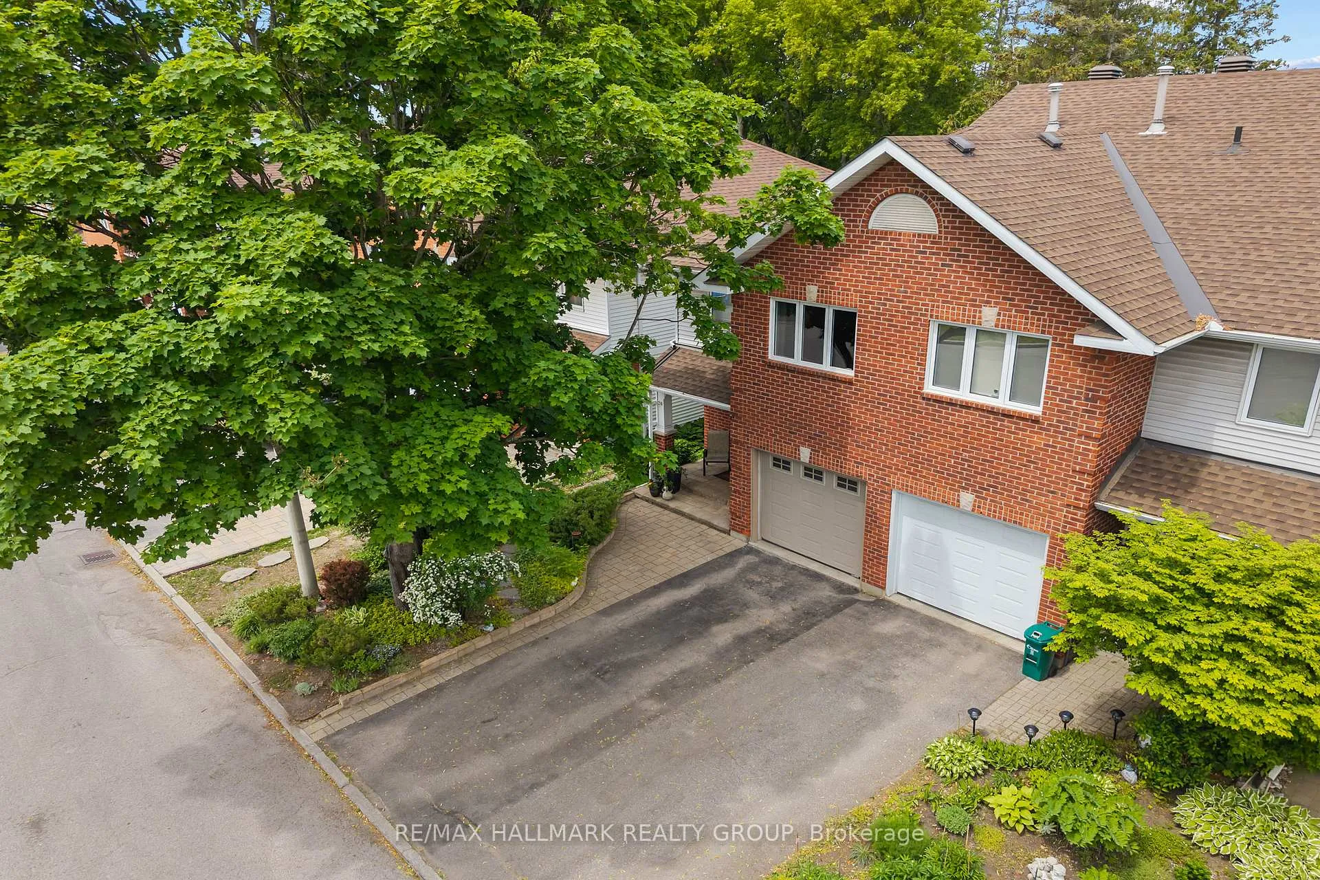 Photo 5 of 20 Royal Oak Court, Ottawa, Hunt Club Park/Greenboro — HOMEH