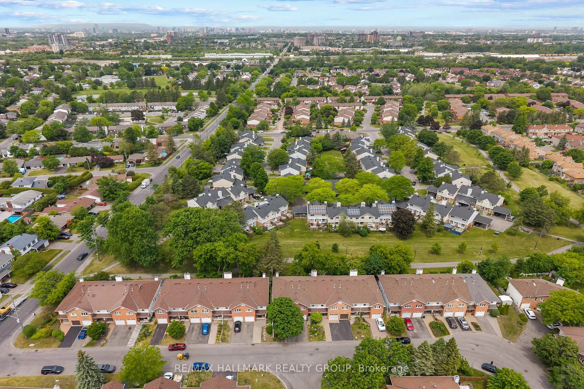 Photo 8 of 20 Royal Oak Court, Ottawa, Hunt Club Park/Greenboro — HOMEH