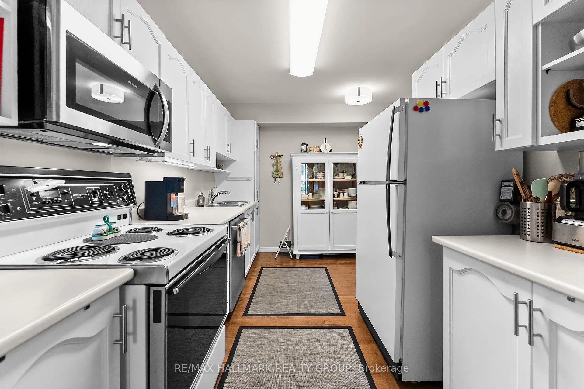 Photo 18 of 20 Royal Oak Court, Ottawa, Hunt Club Park/Greenboro — HOMEH