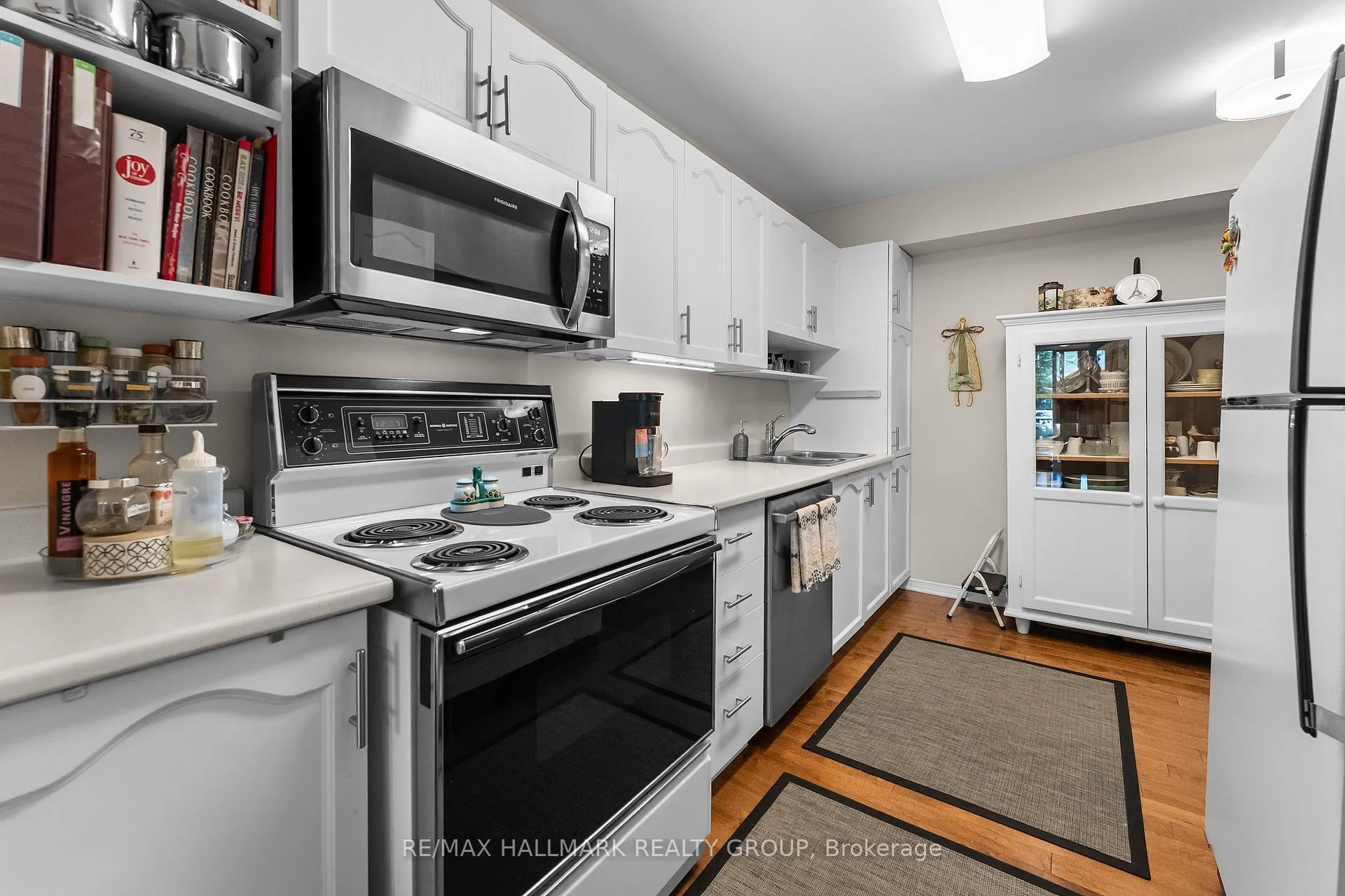 Photo 19 of 20 Royal Oak Court, Ottawa, Hunt Club Park/Greenboro — HOMEH
