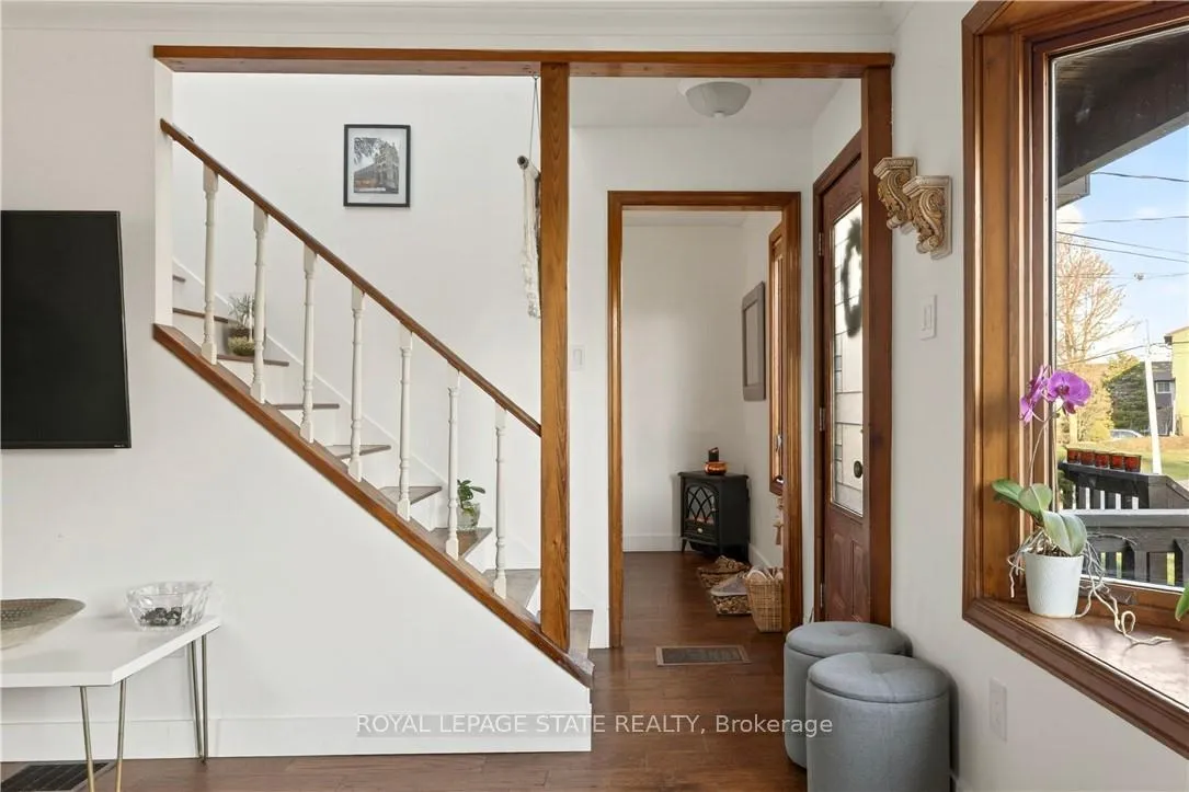 Photo 4 of 9 Morton Avenue, Hamilton, Dundas — HOMEH