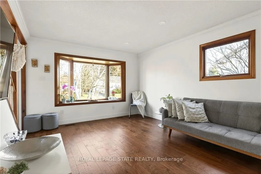 Photo 12 of 9 Morton Avenue, Hamilton, Dundas — HOMEH