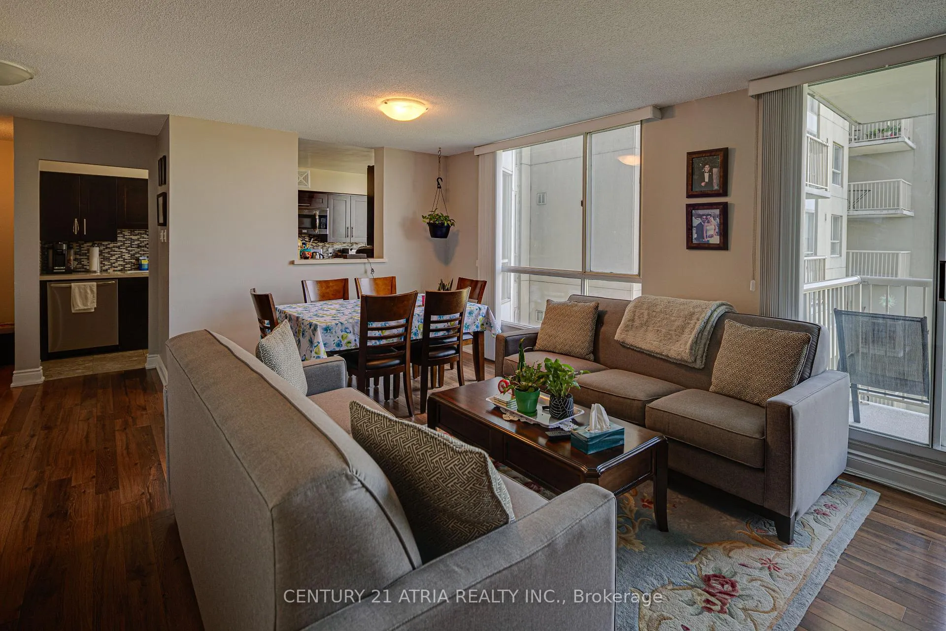 Photo of Unit 606, 3077 Weston Road