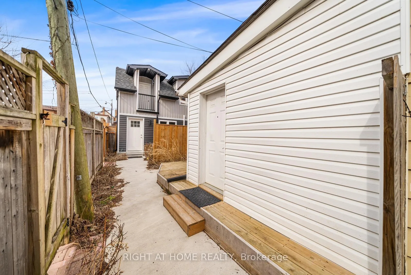 Photo 4 of 134 Millicent Street, Toronto, Dovercourt-Wallace Emerson-Junction — HOMEH
