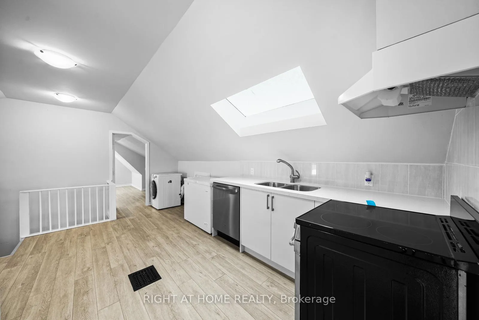 Photo 11 of 134 Millicent Street, Toronto, Dovercourt-Wallace Emerson-Junction — HOMEH