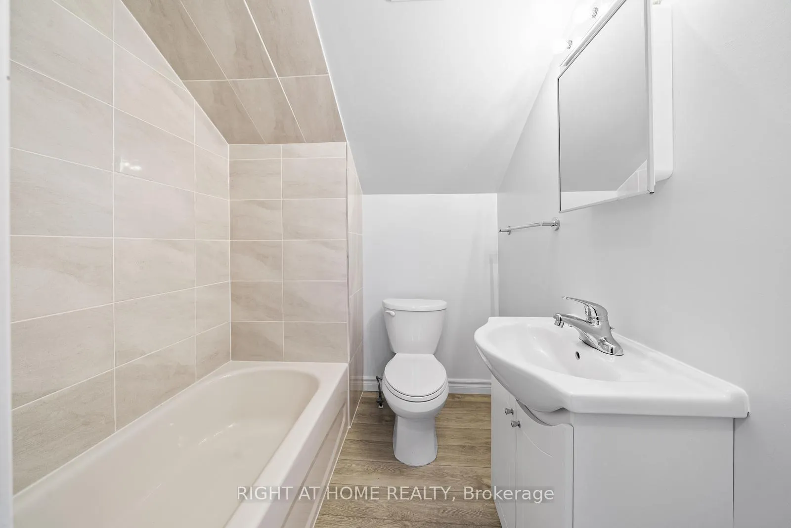 Photo 29 of 134 Millicent Street, Toronto, Dovercourt-Wallace Emerson-Junction — HOMEH
