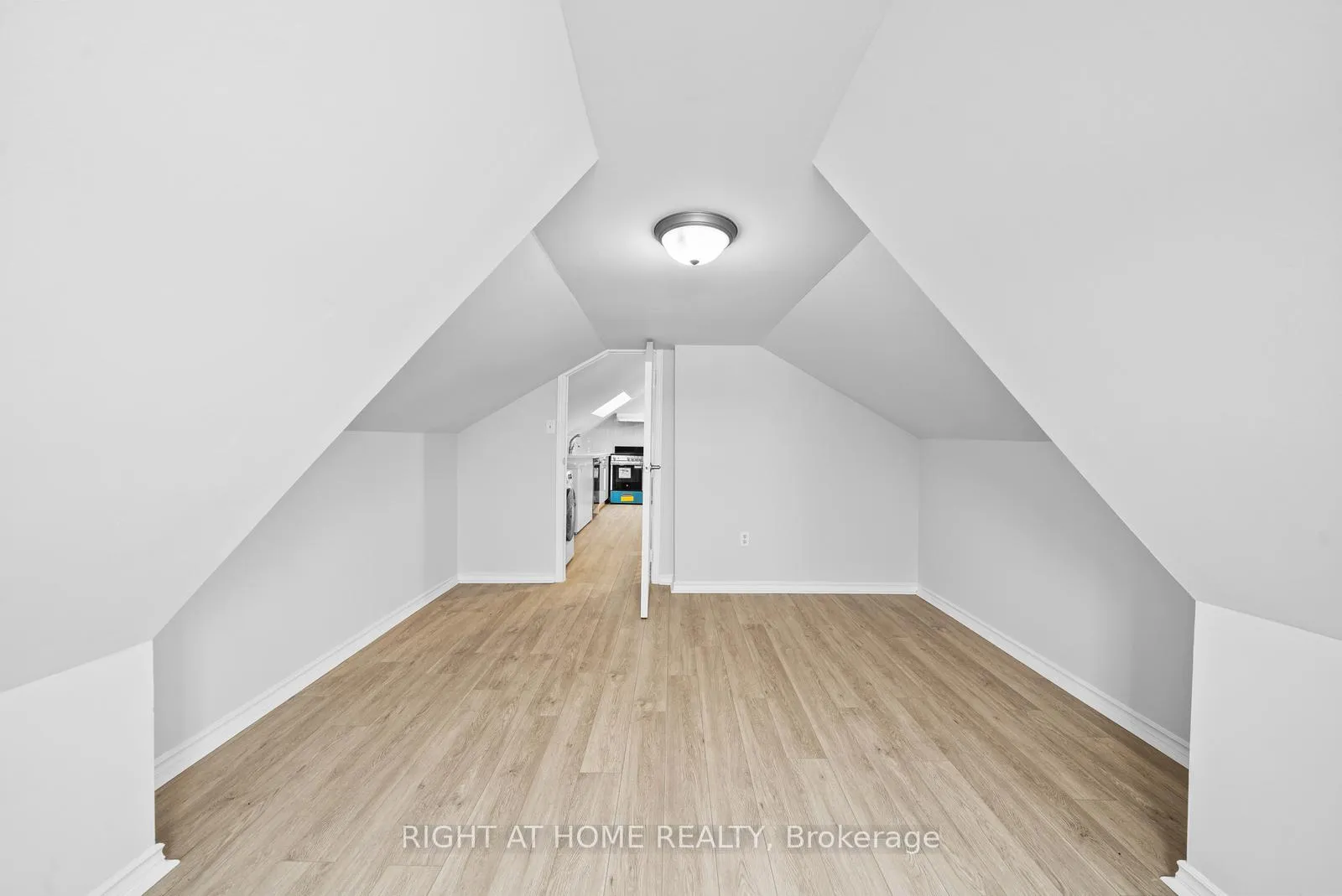 Photo 31 of 134 Millicent Street, Toronto, Dovercourt-Wallace Emerson-Junction — HOMEH