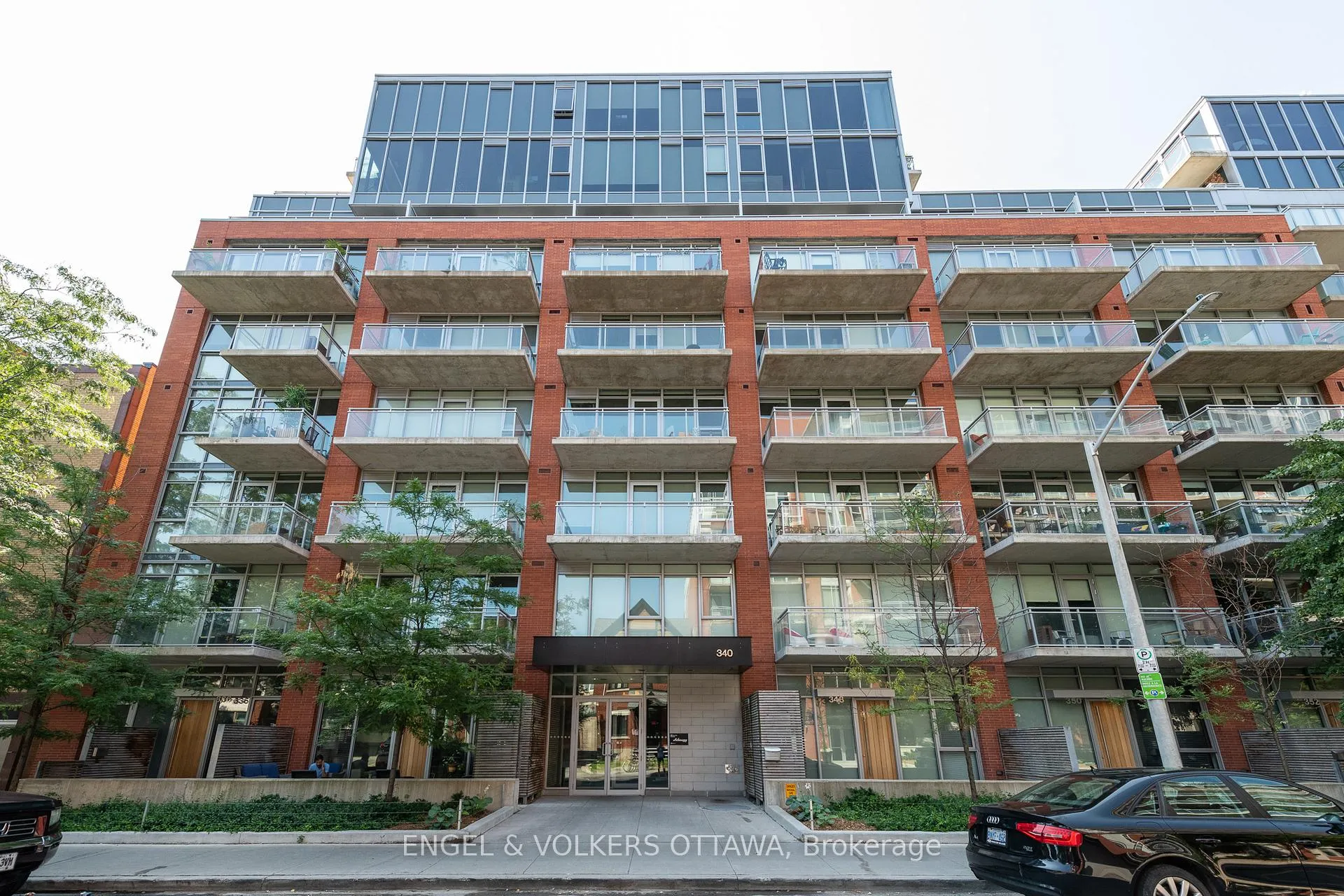 Front of Unit 533, 340 Mcleod Street