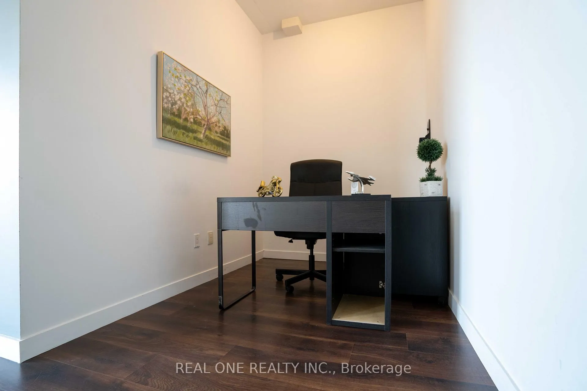 Photo 14 of Unit 703, 191 king Street S, Waterloo — HOMEH