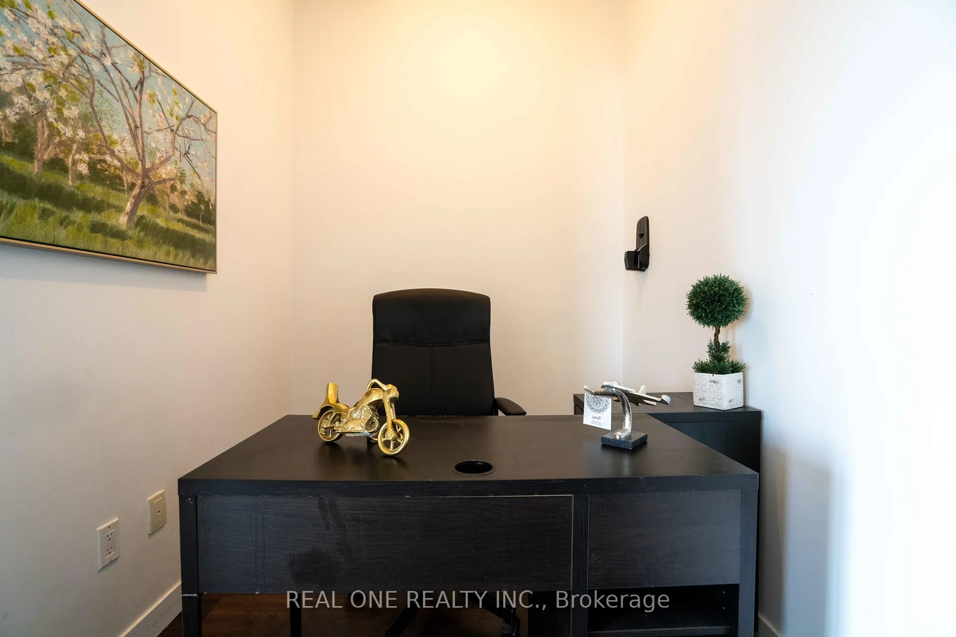 Photo 15 of Unit 703, 191 king Street S, Waterloo — HOMEH