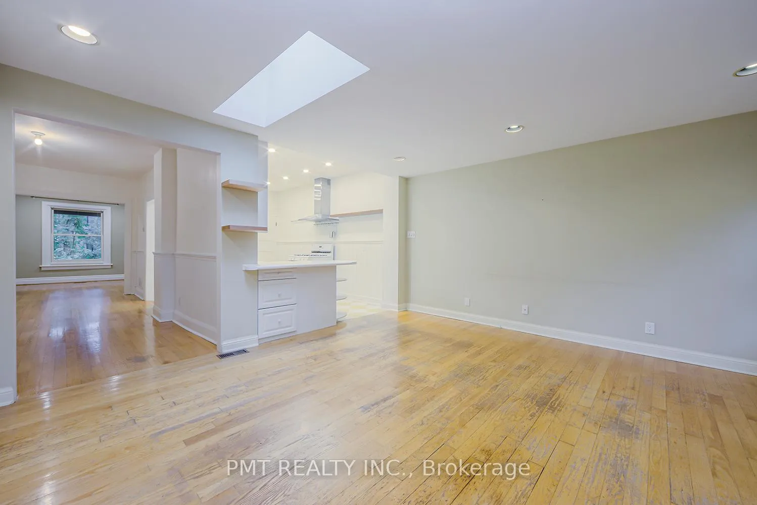 Photo 9 of 47 Herbert Avenue, Toronto, The Beaches — HOMEH