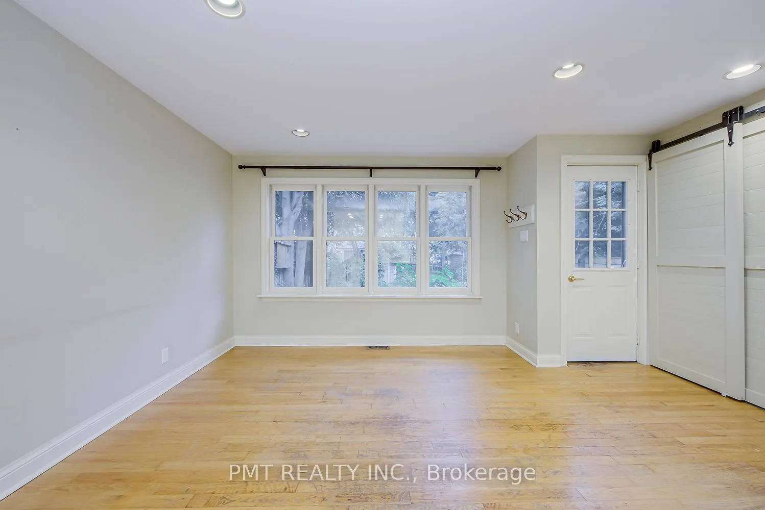 Photo 12 of 47 Herbert Avenue, Toronto, The Beaches — HOMEH
