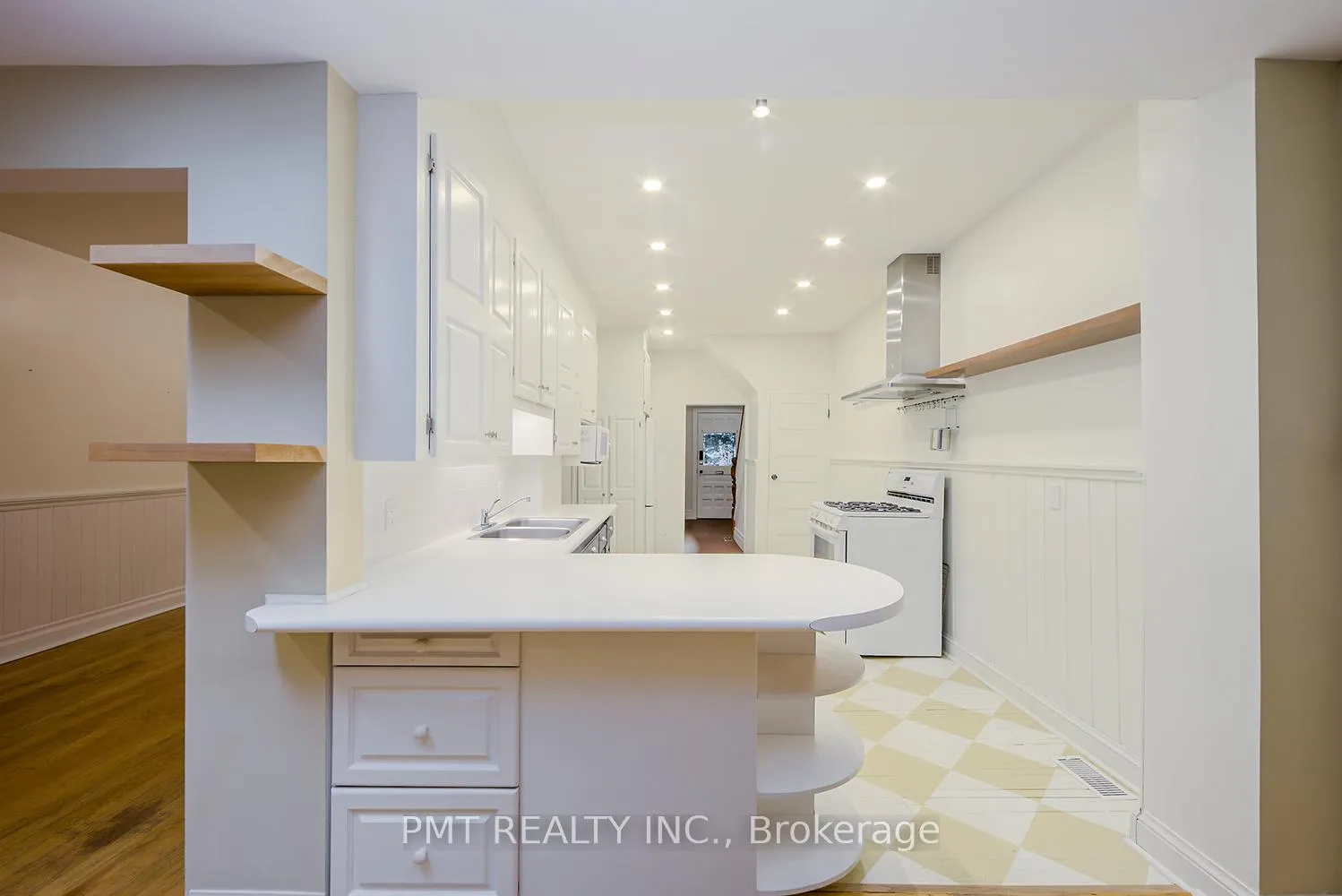 Photo 14 of 47 Herbert Avenue, Toronto, The Beaches — HOMEH