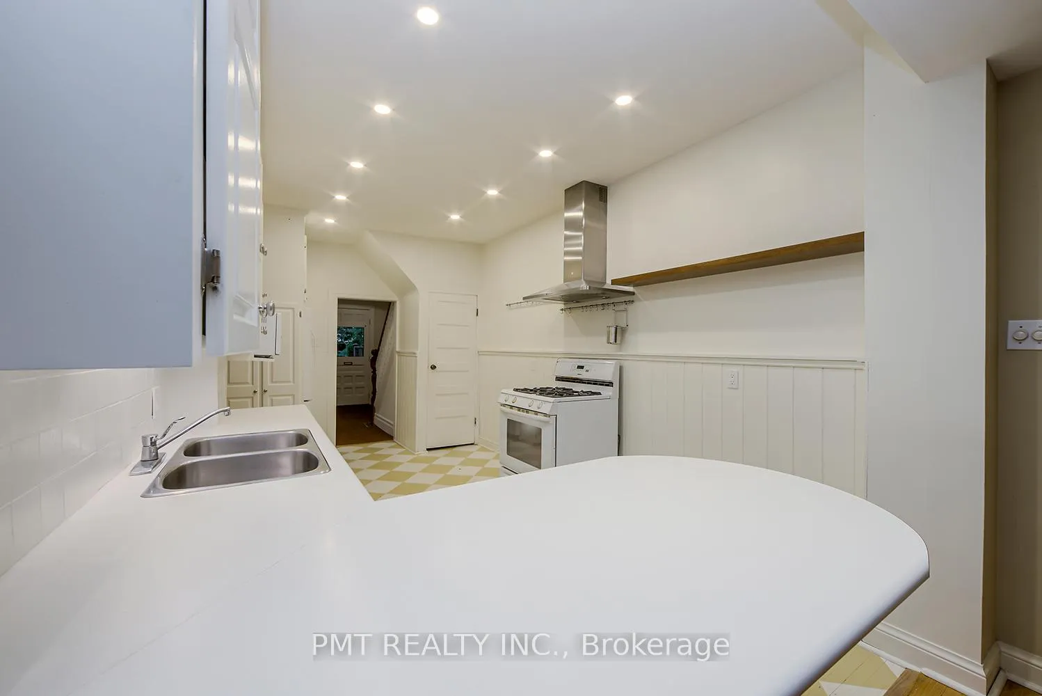 Photo 15 of 47 Herbert Avenue, Toronto, The Beaches — HOMEH
