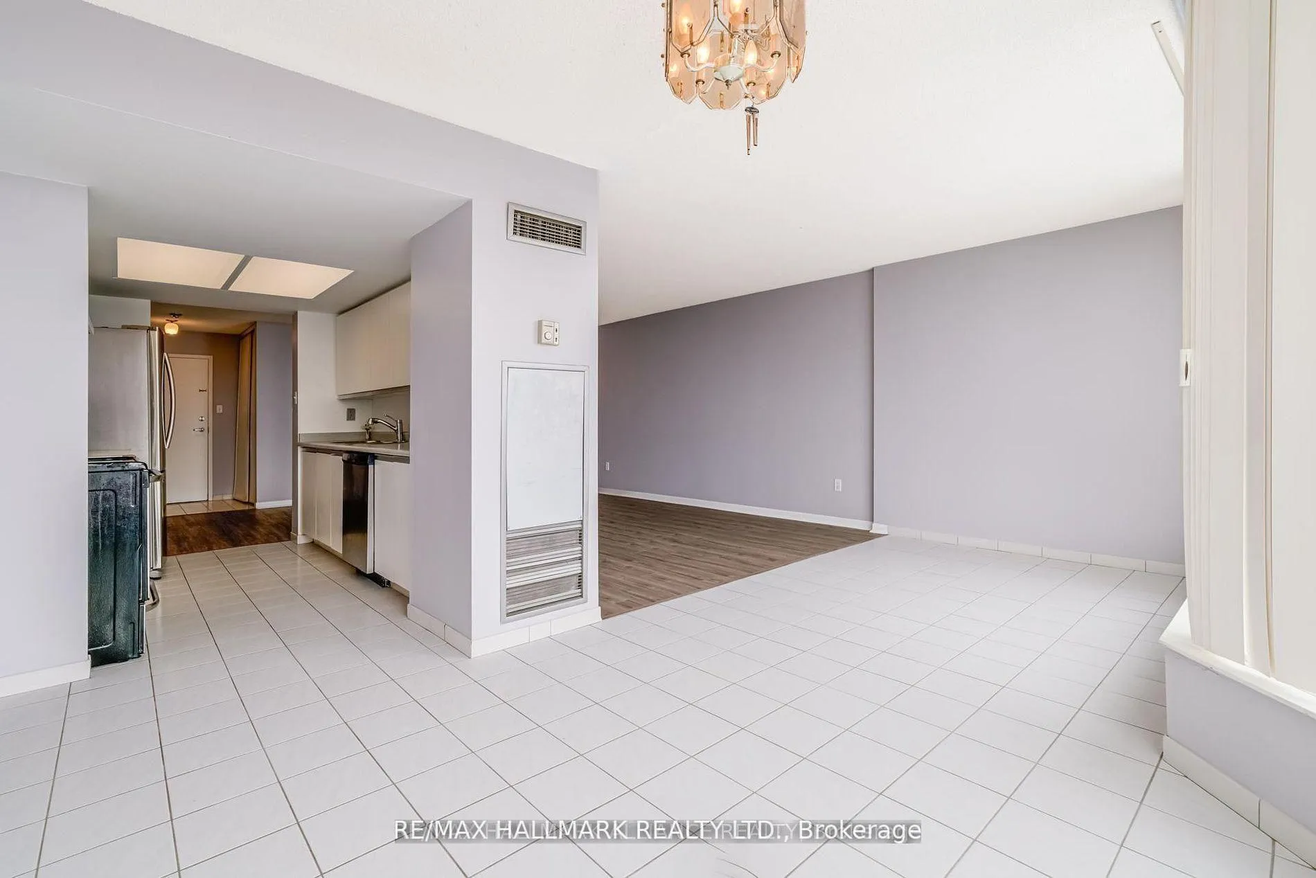 Photo 10 of Unit 707, 3 Rowntree Road, Etobicoke, Mount Olive-Silverstone-Jamestown — HOMEH