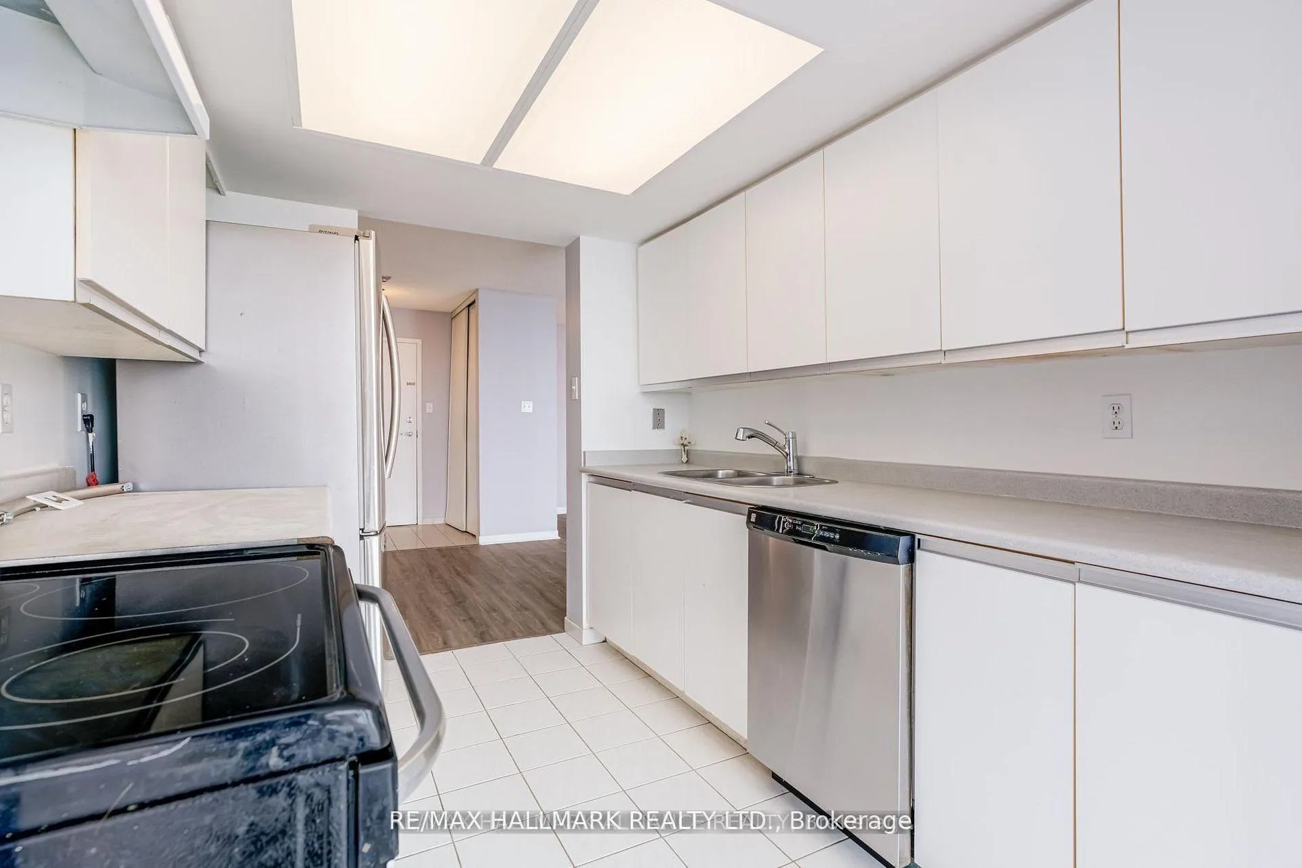 Photo 11 of Unit 707, 3 Rowntree Road, Etobicoke, Mount Olive-Silverstone-Jamestown — HOMEH