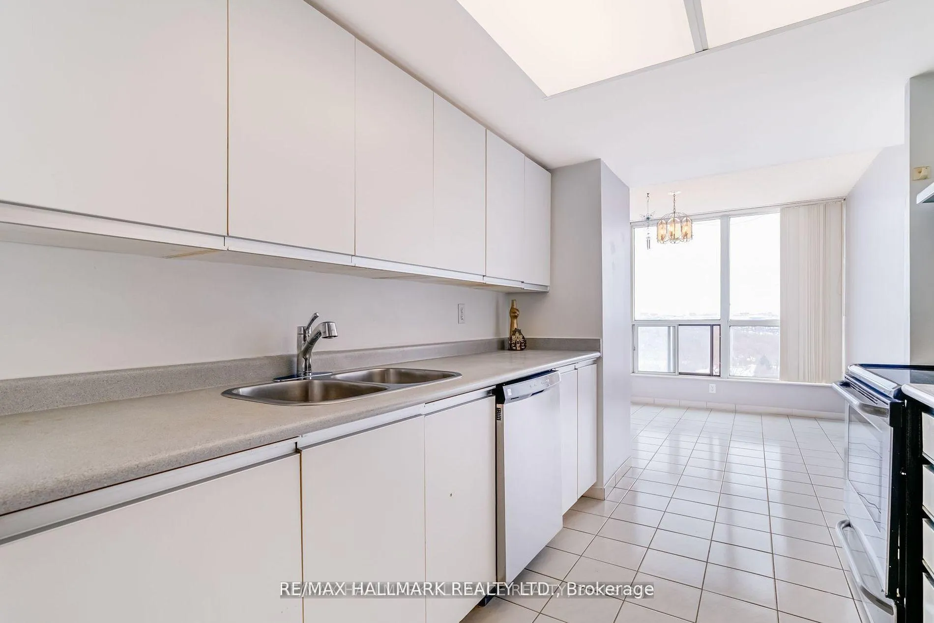 Photo 12 of Unit 707, 3 Rowntree Road, Etobicoke, Mount Olive-Silverstone-Jamestown — HOMEH