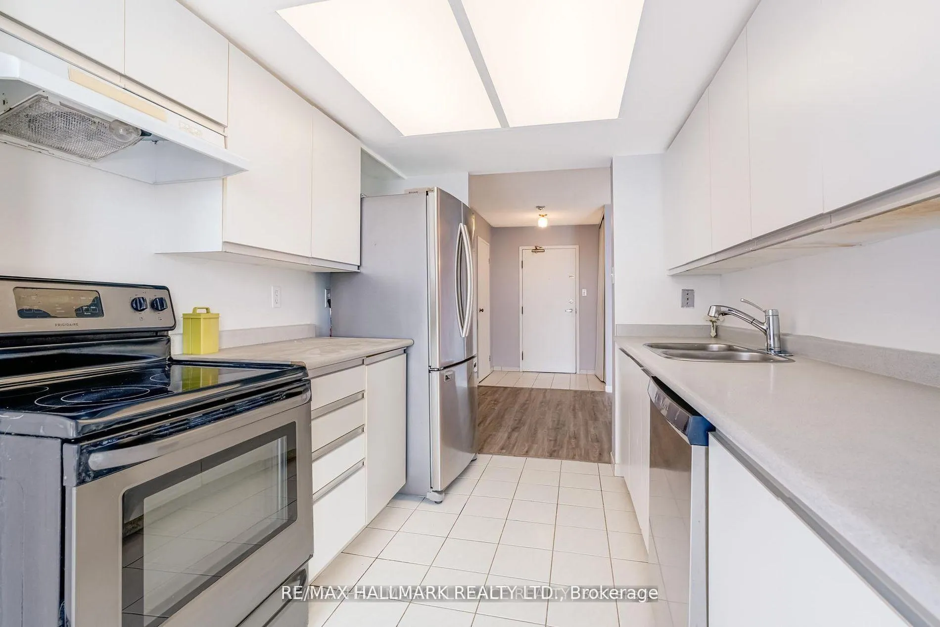 Photo 13 of Unit 707, 3 Rowntree Road, Etobicoke, Mount Olive-Silverstone-Jamestown — HOMEH