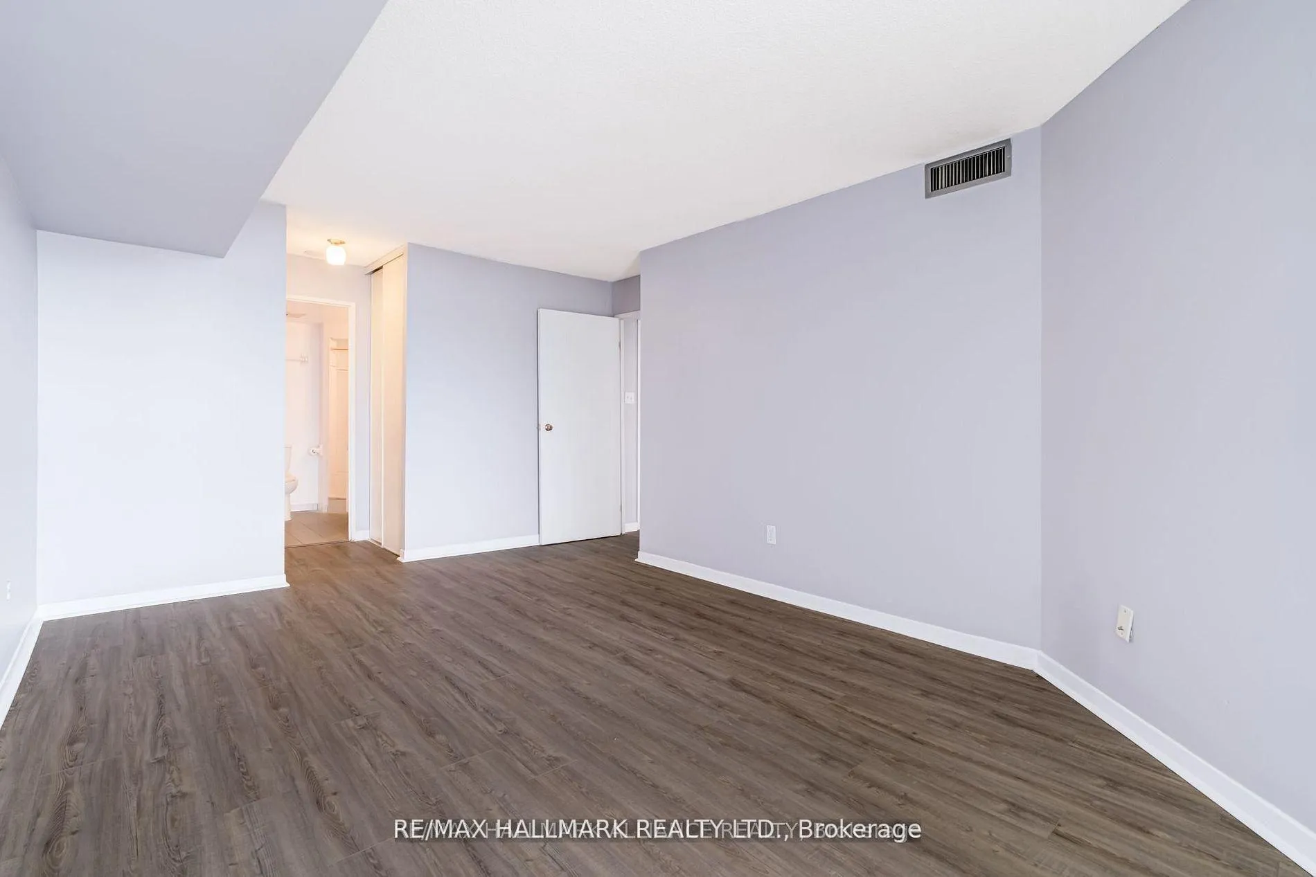 Photo 14 of Unit 707, 3 Rowntree Road, Etobicoke, Mount Olive-Silverstone-Jamestown — HOMEH