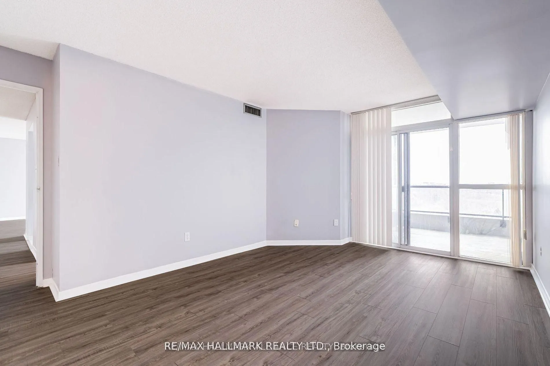Photo 18 of Unit 707, 3 Rowntree Road, Etobicoke, Mount Olive-Silverstone-Jamestown — HOMEH