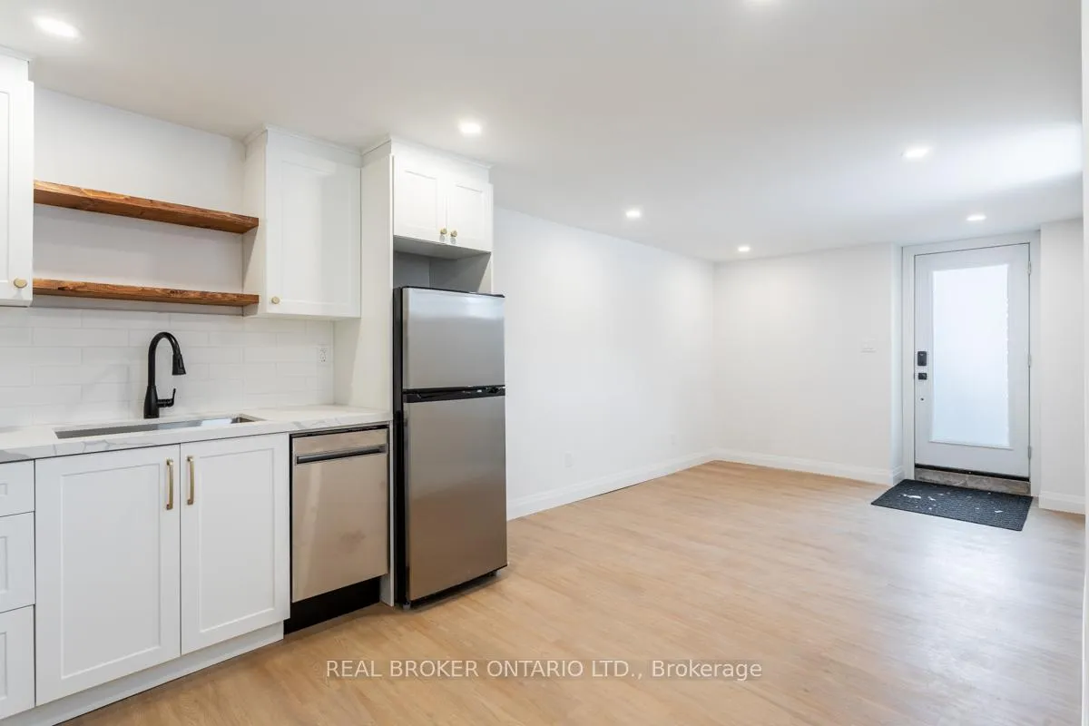 Photo 2 of Unit 4, 115 Catharine Street N, Hamilton, Beasley — HOMEH