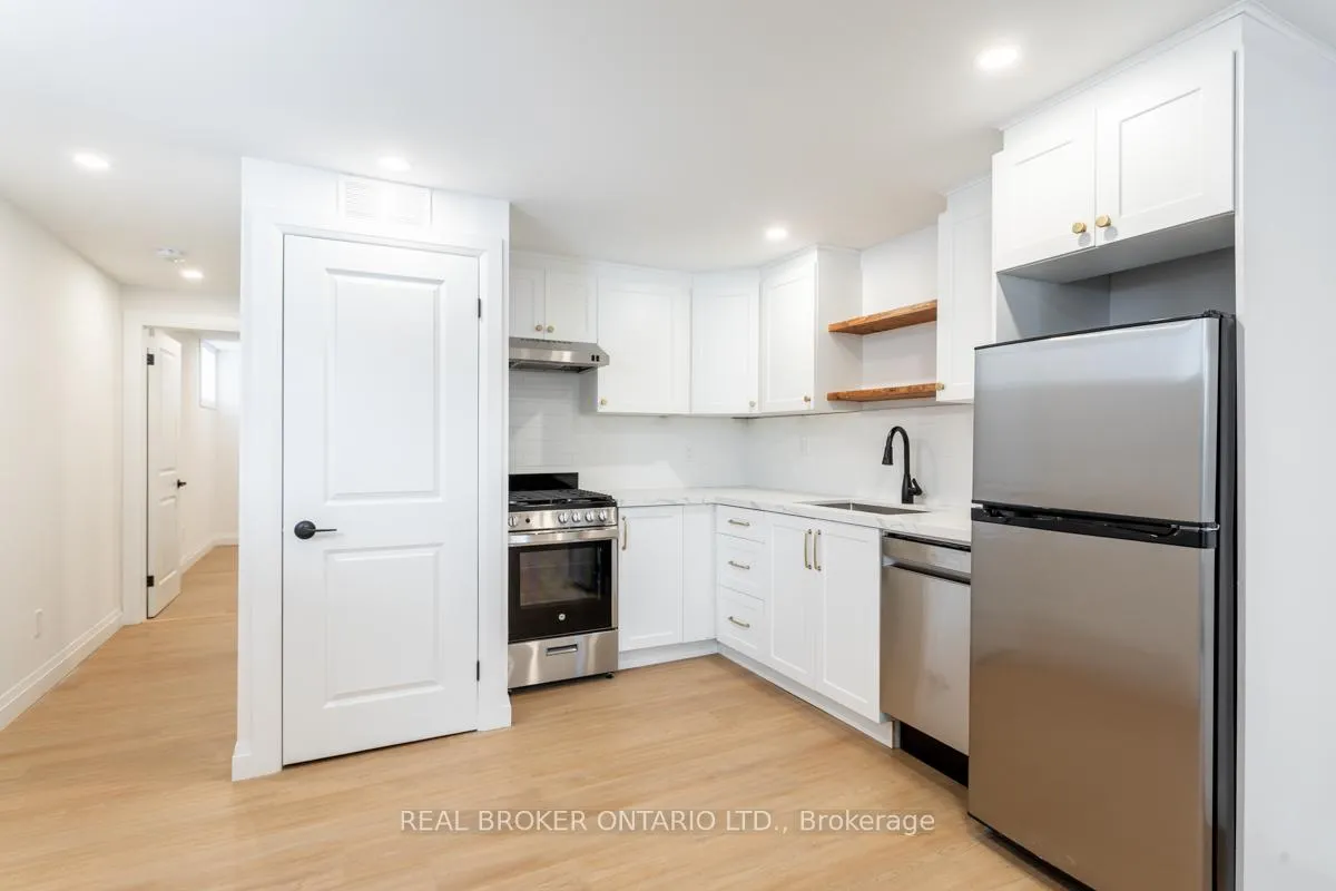 Photo 3 of Unit 4, 115 Catharine Street N, Hamilton, Beasley — HOMEH