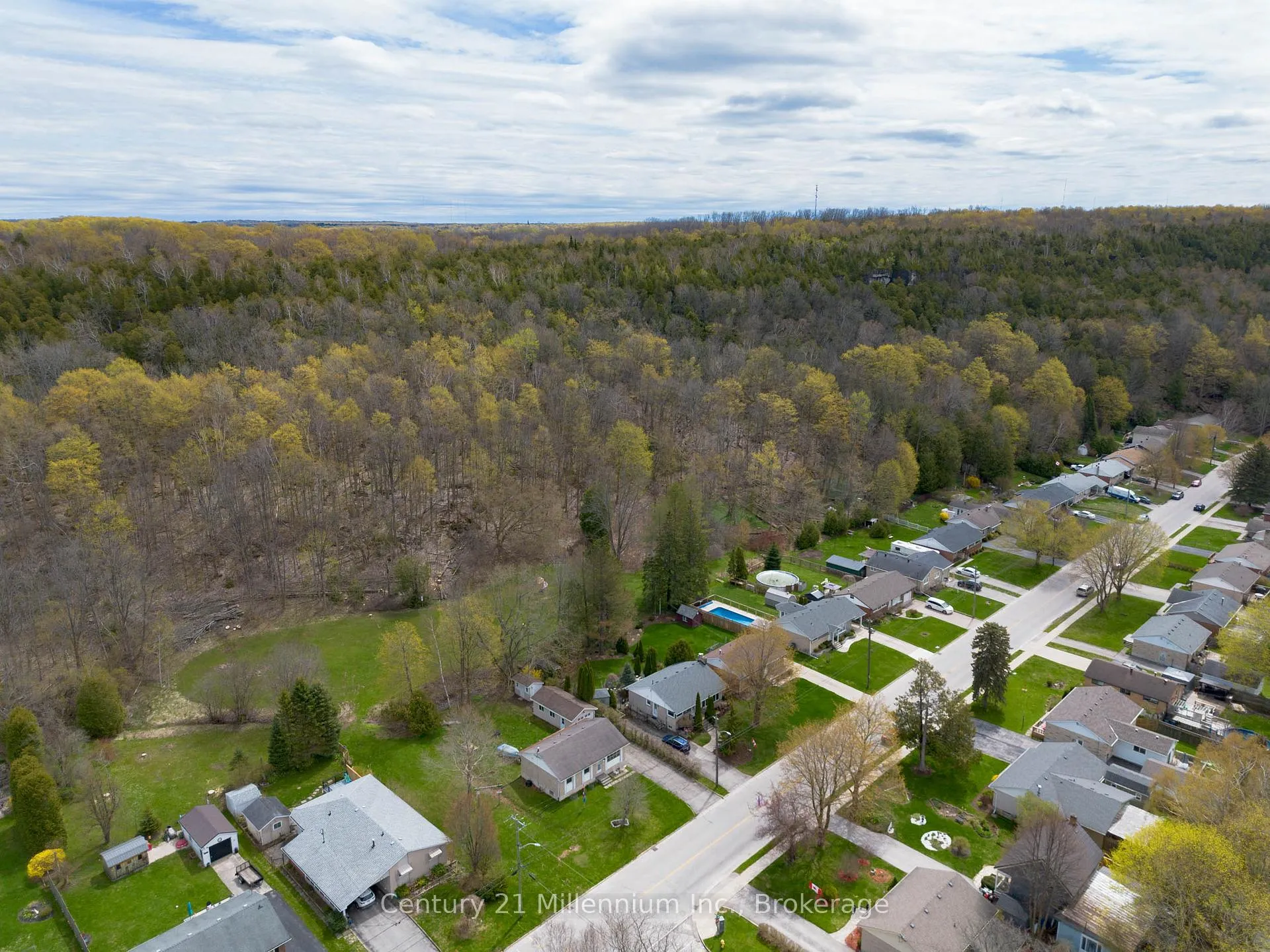 Photo 7 of 181 7th Avenue E, Owen Sound — HOMEH
