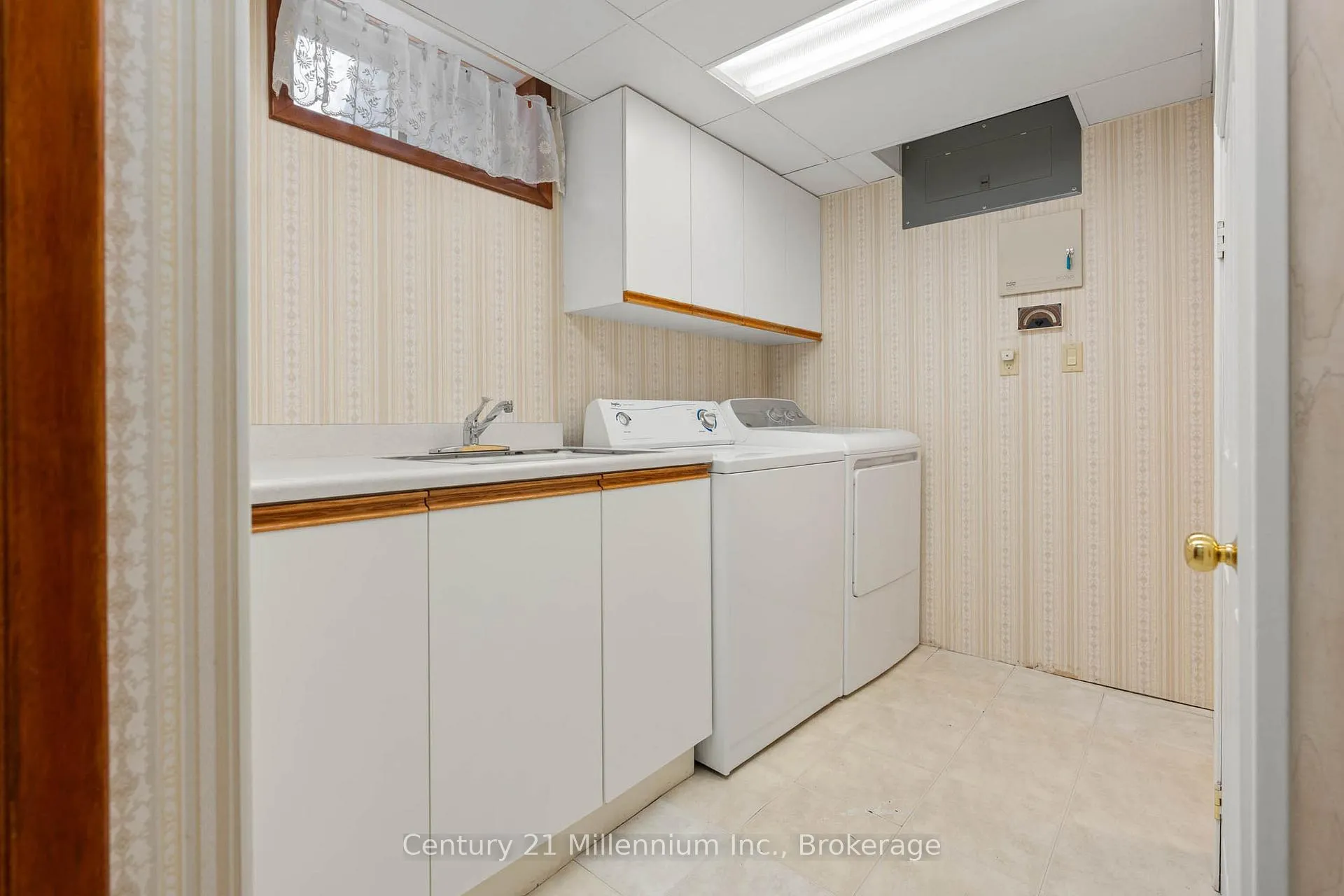 Photo 36 of 181 7th Avenue E, Owen Sound — HOMEH
