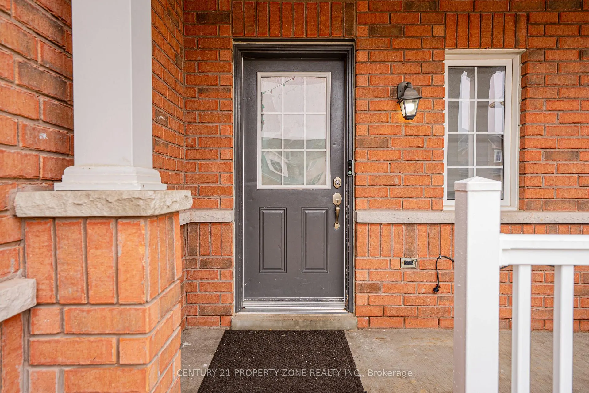 Photo 3 of 804 Ormond Drive, Oshawa, Samac — HOMEH