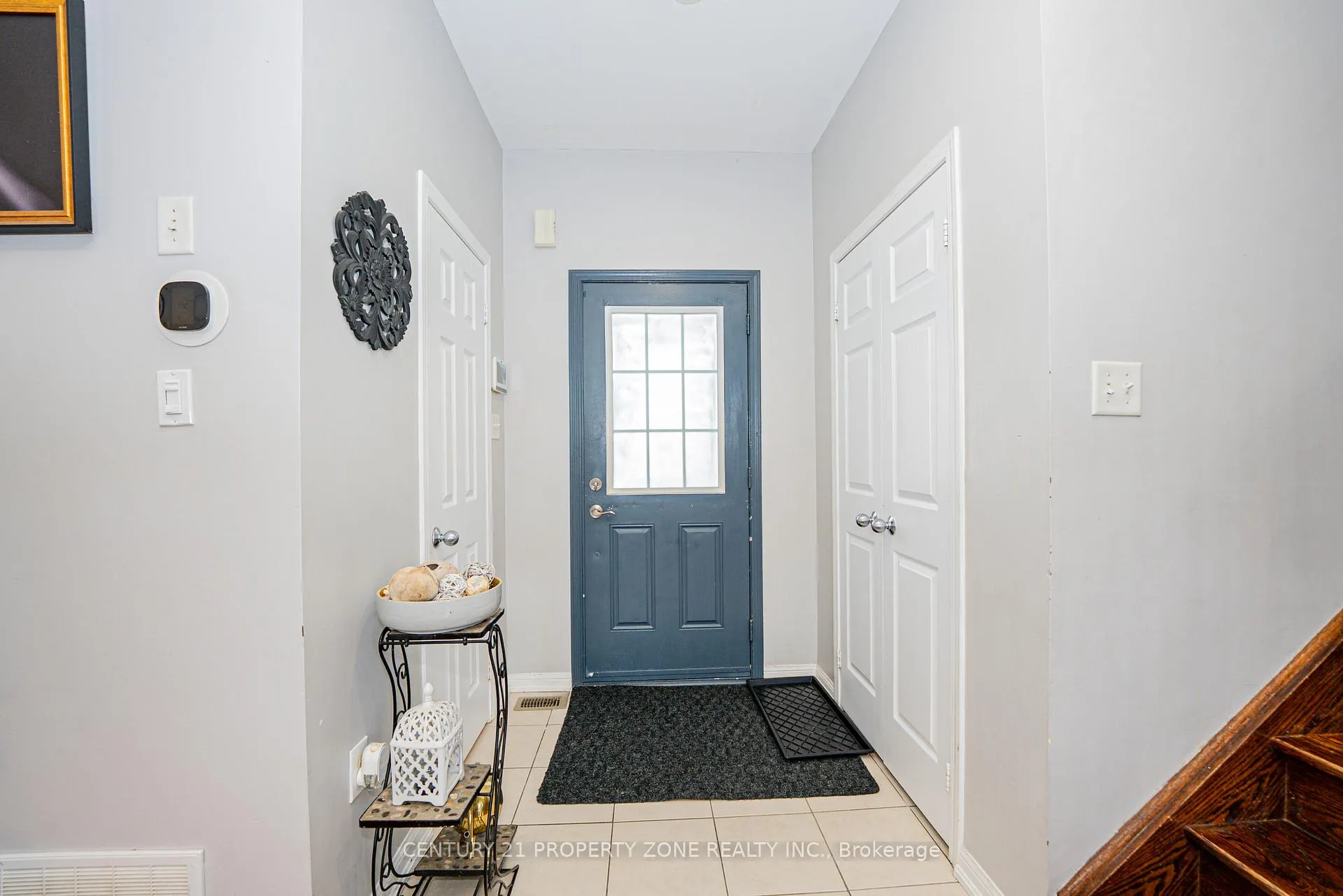 Photo 5 of 804 Ormond Drive, Oshawa, Samac — HOMEH