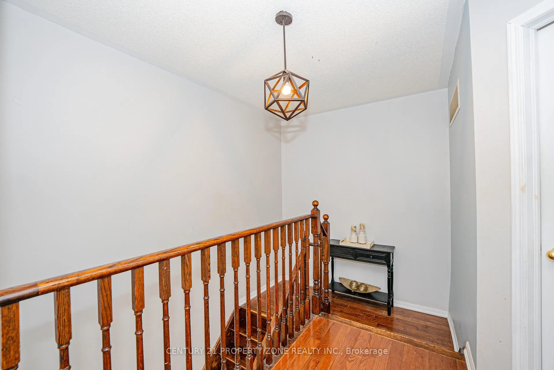 Photo 22 of 804 Ormond Drive, Oshawa, Samac — HOMEH