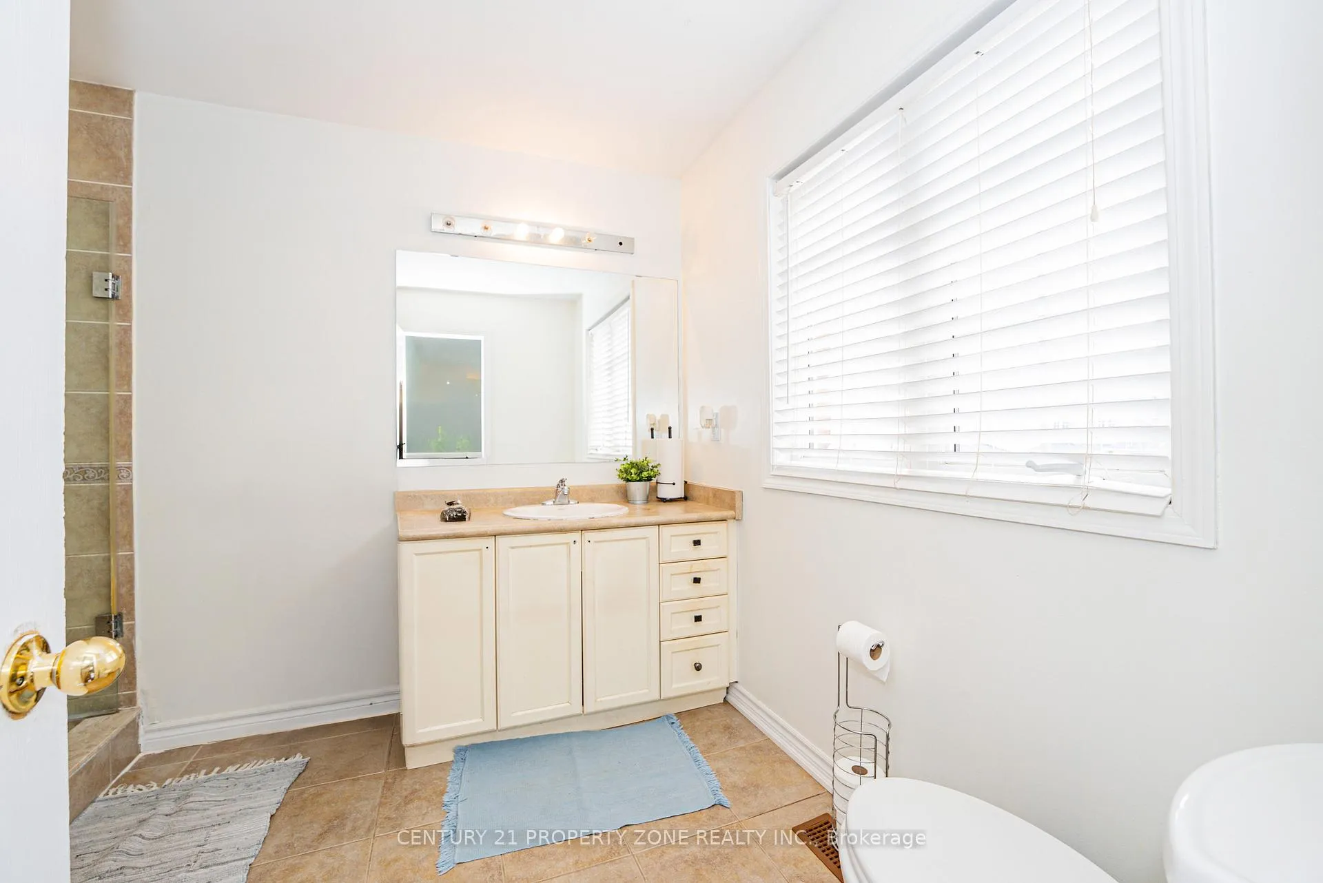 Photo 28 of 804 Ormond Drive, Oshawa, Samac — HOMEH