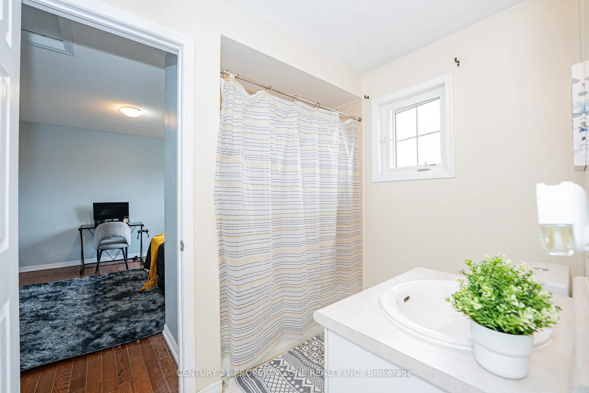 Photo 32 of 804 Ormond Drive, Oshawa, Samac — HOMEH