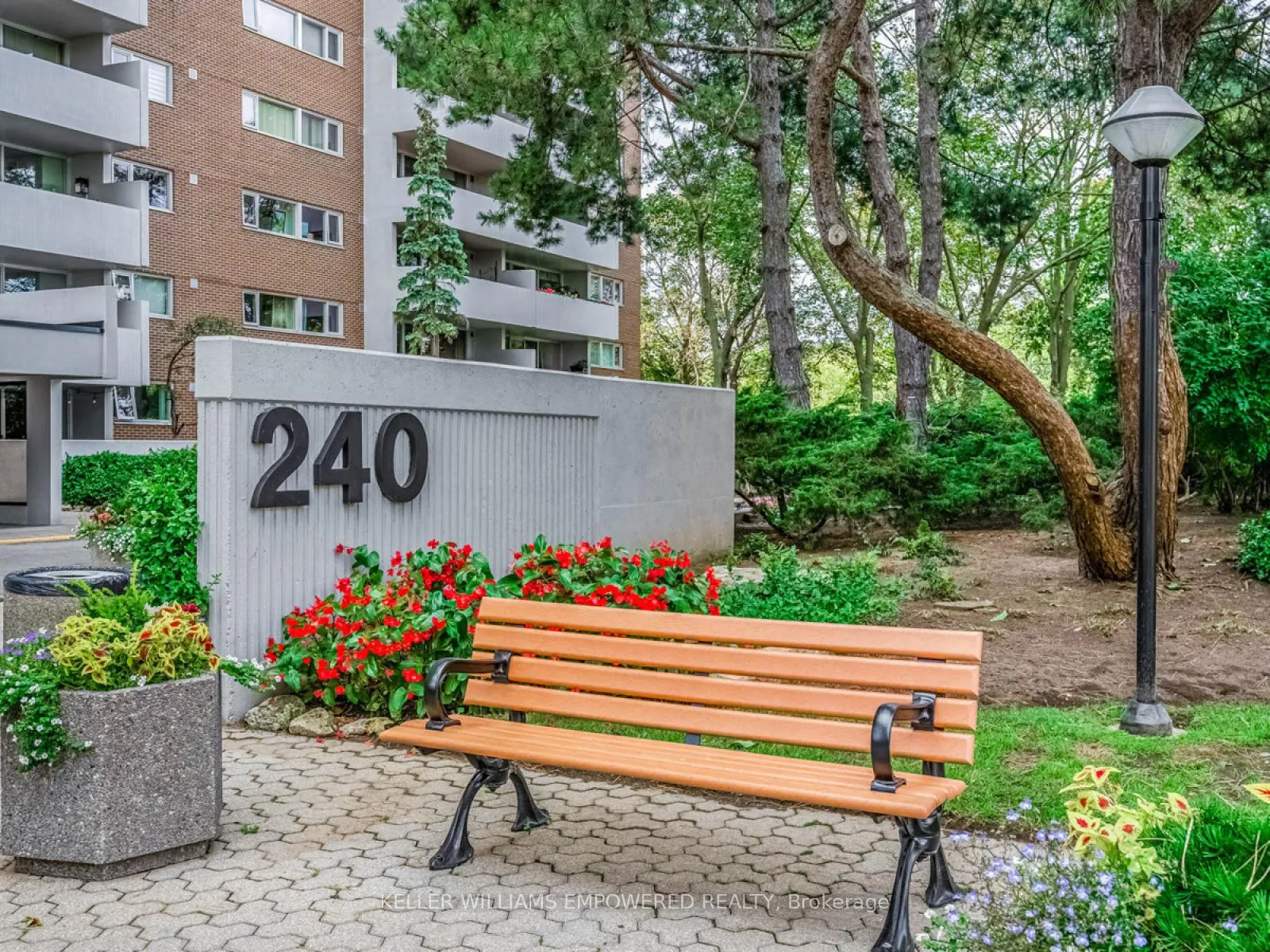Photo 2 of Unit 709, 240 Scarlett Road, Toronto, Rockcliffe-Smythe — HOMEH