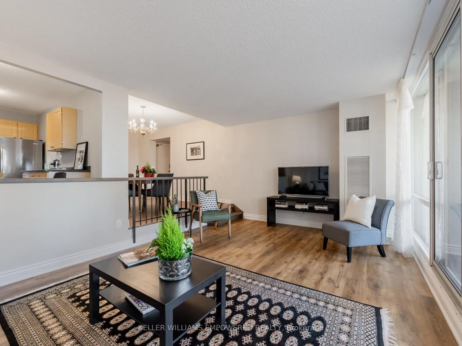 Photo 10 of Unit 709, 240 Scarlett Road, Toronto, Rockcliffe-Smythe — HOMEH