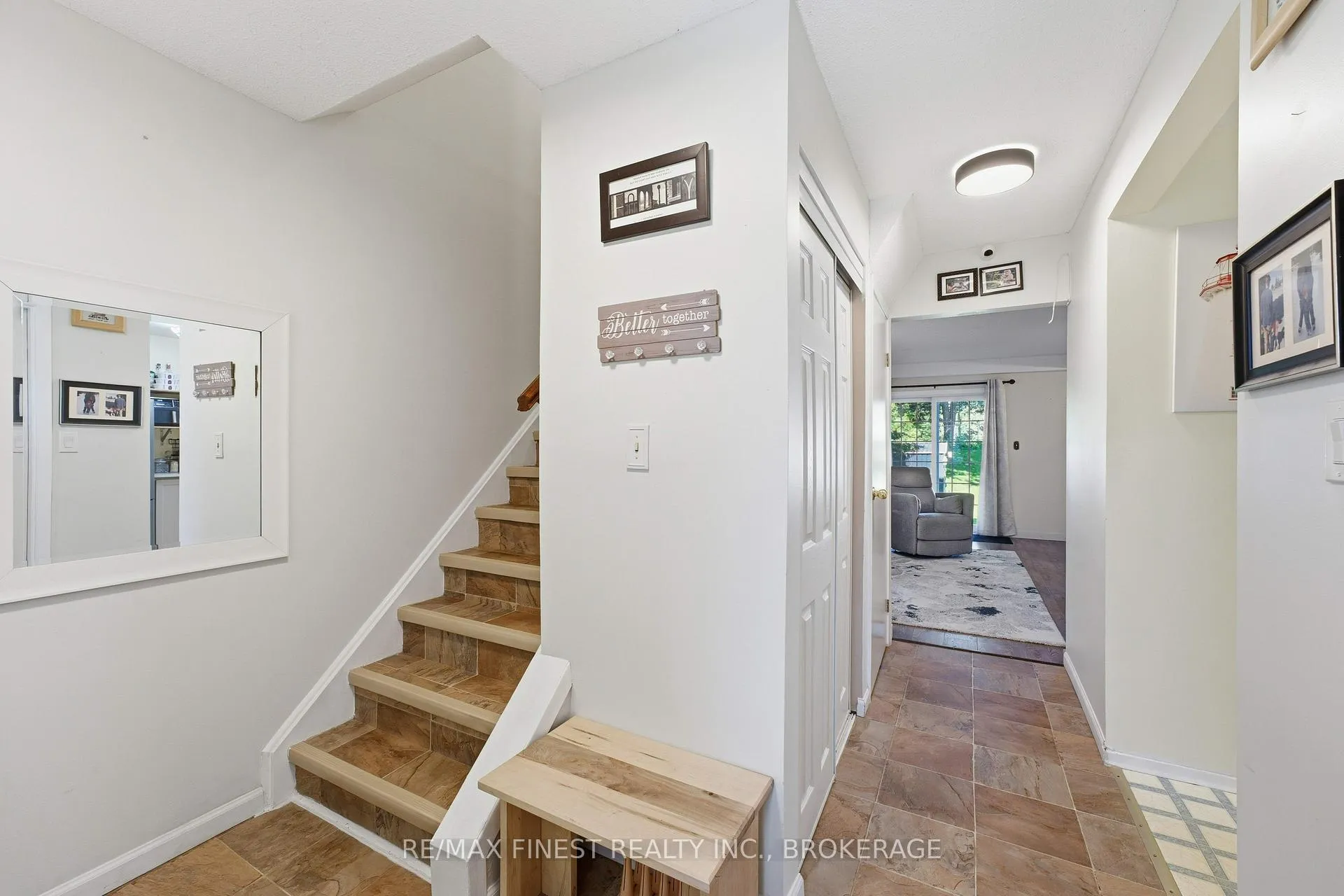Photo 3 of 26 Windfield Crescent, Kingston, Kingston East (Incl Barret Crt) — HOMEH
