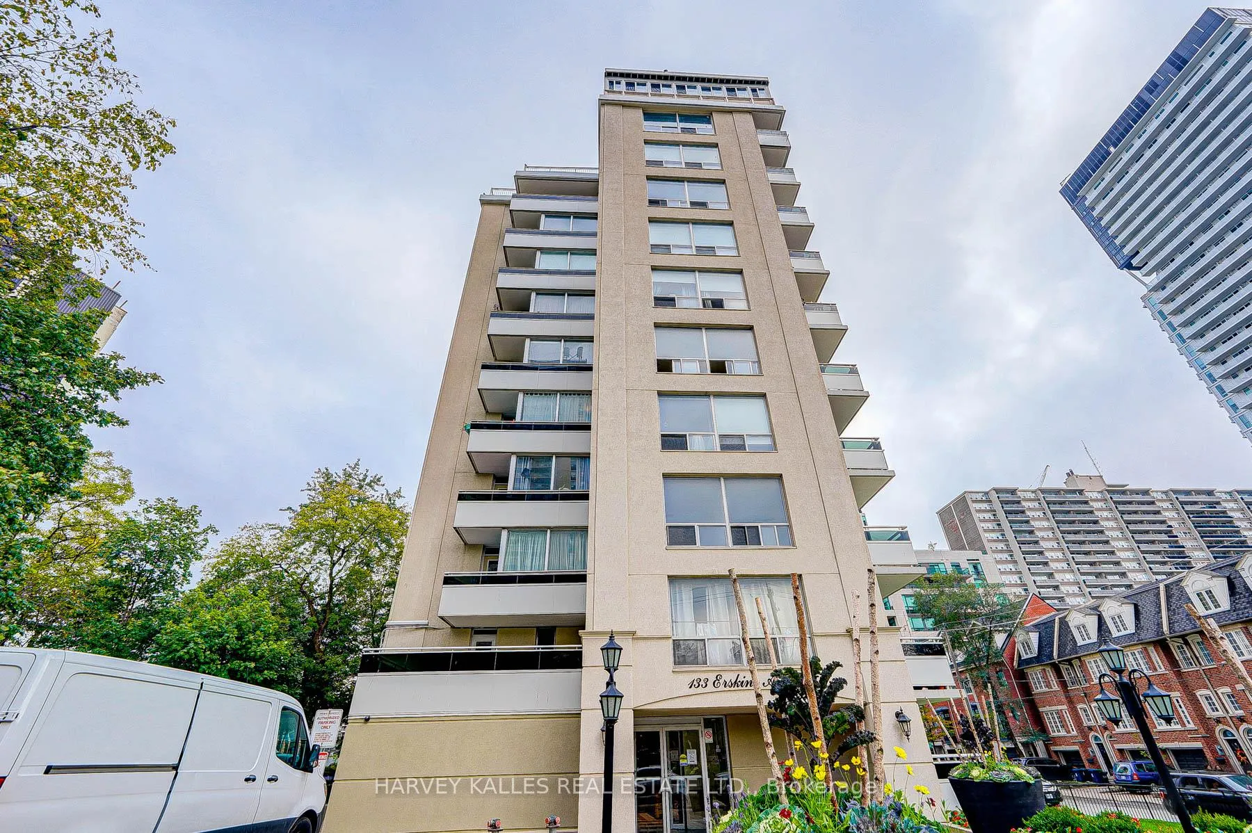 Front of Unit 501, 133 Erskine Avenue