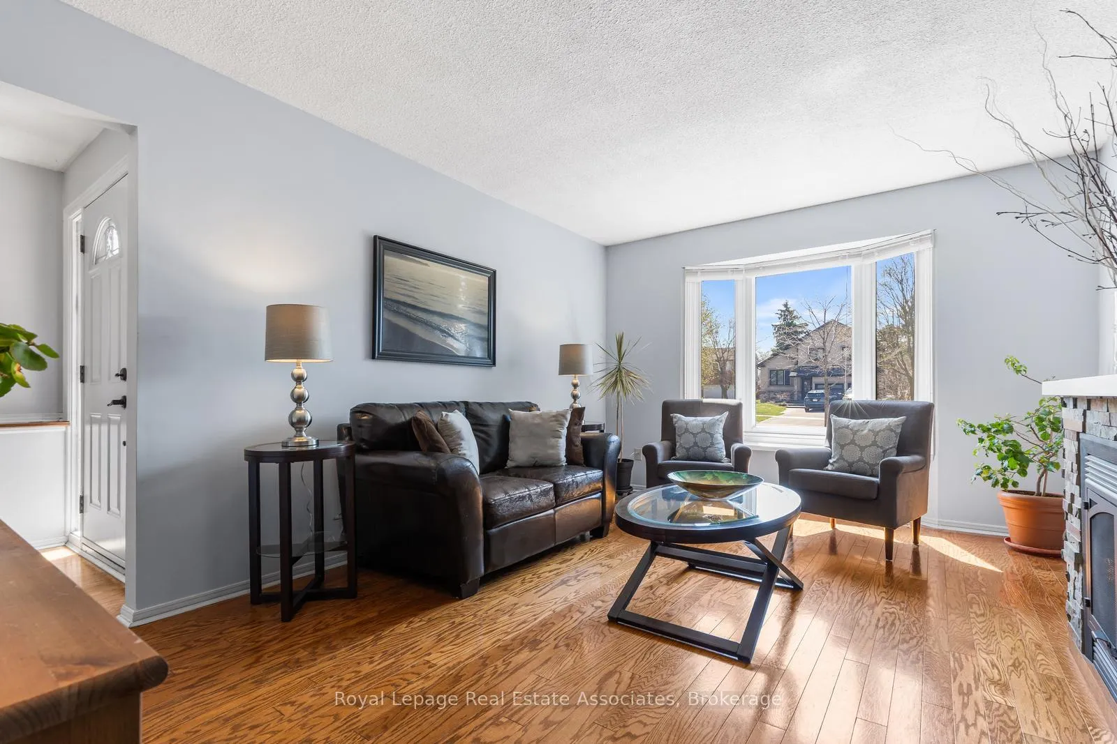 Photo 5 of 4107 Rolling Valley Drive, Mississauga, Erin Mills — HOMEH