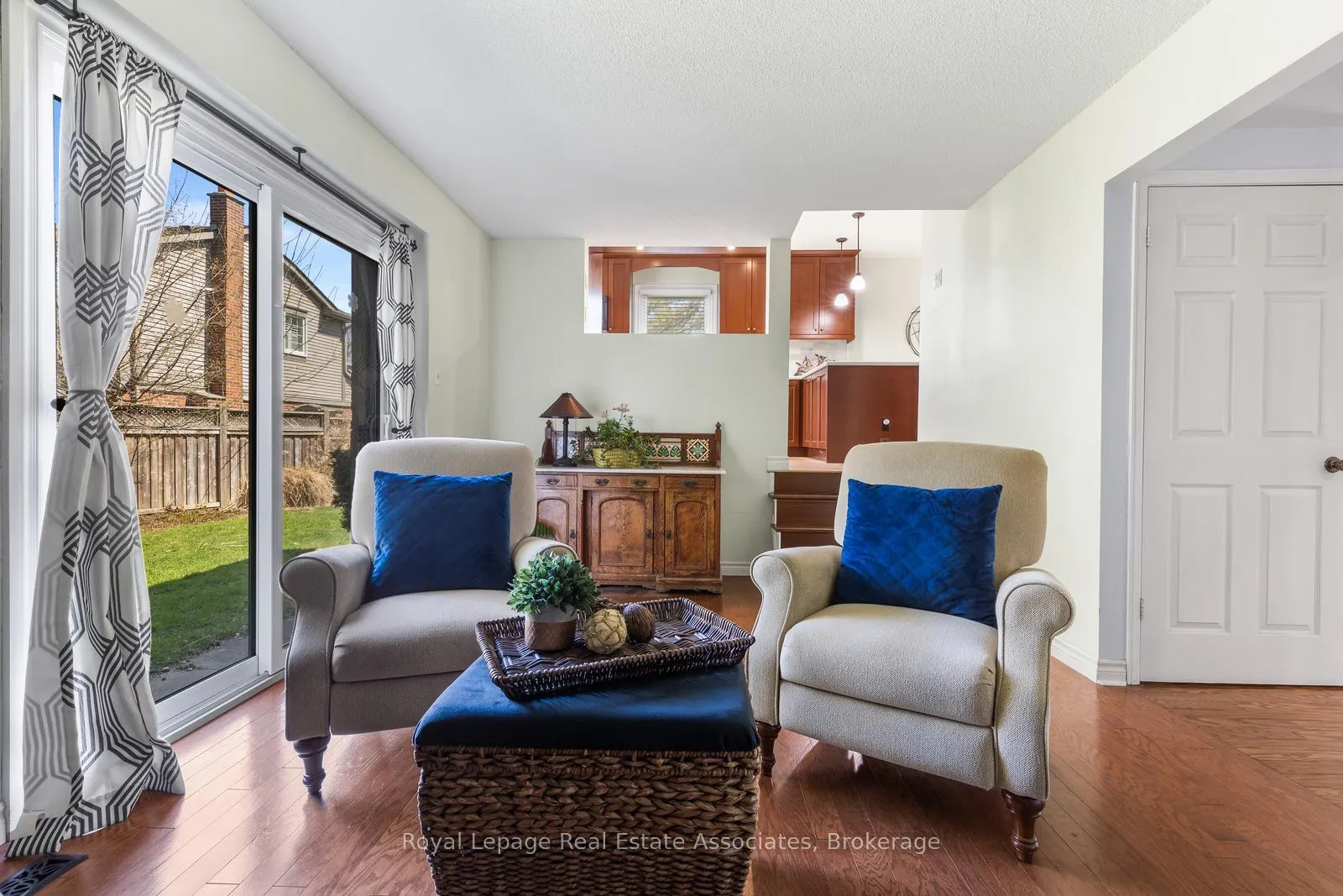 Photo 9 of 4107 Rolling Valley Drive, Mississauga, Erin Mills — HOMEH